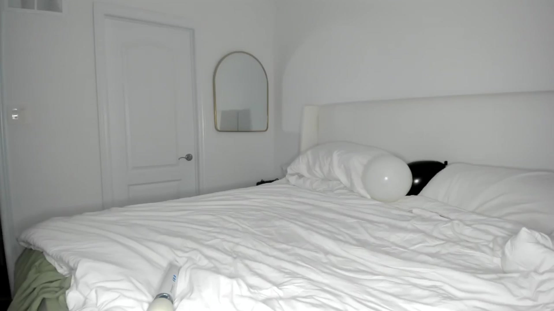 Gallery image thumbnail from Auvrielle's myfreecams stream on, 10/01/2024, 17:39 image 16 of 20
