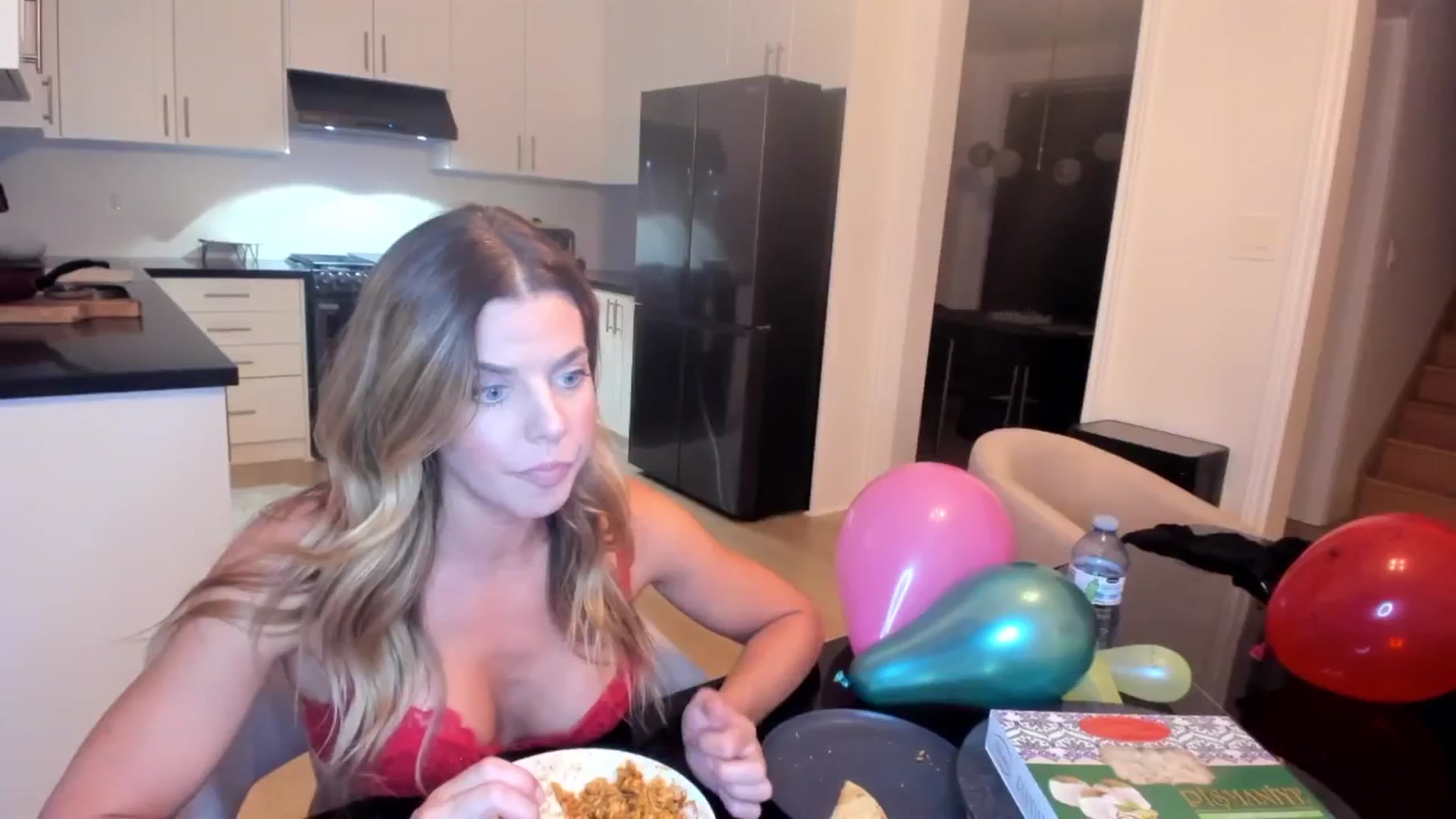 Gallery image thumbnail from Auvrielle's myfreecams stream on, 10/02/2024, 24:48 image 16 of 20