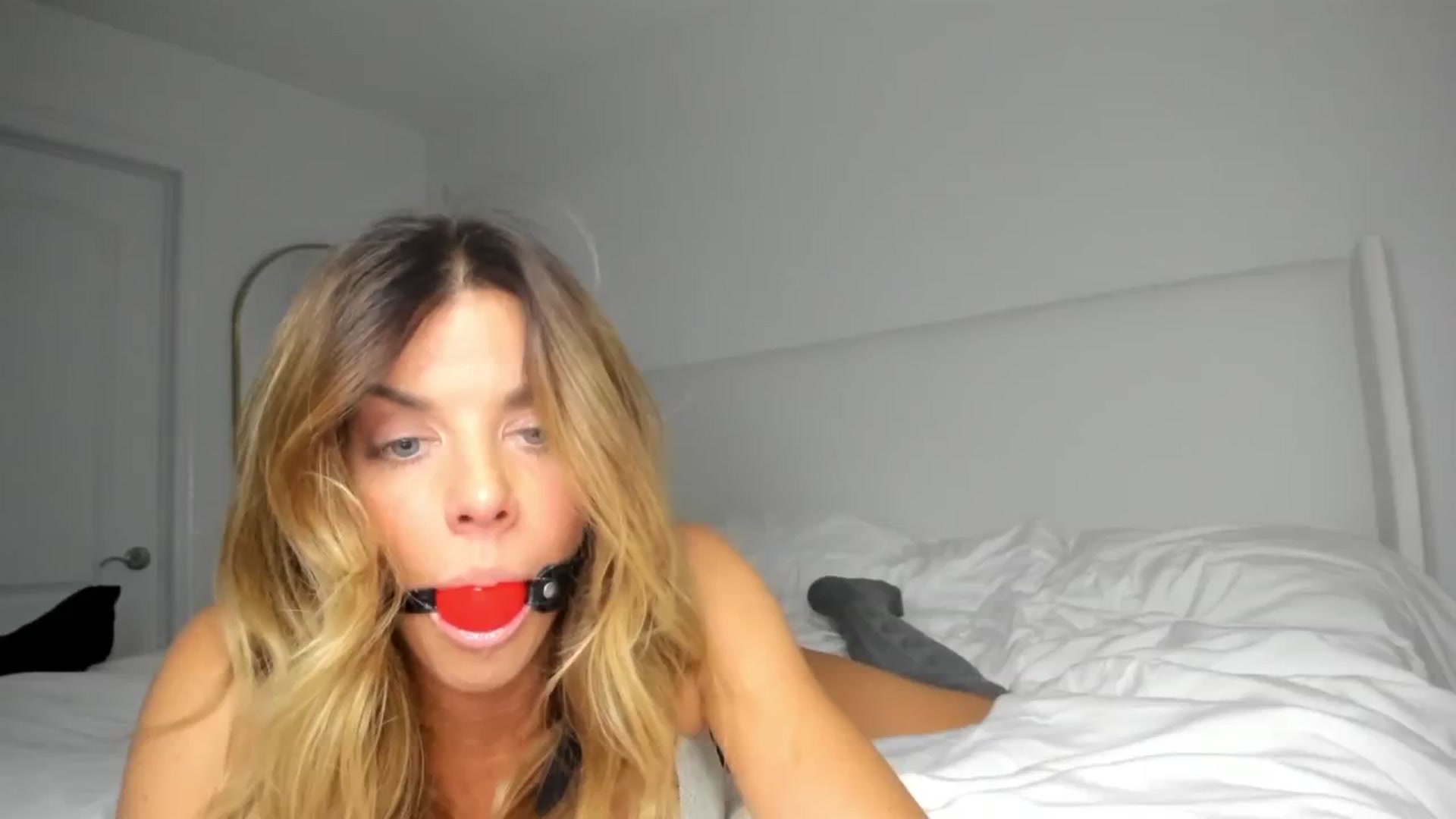 Gallery image thumbnail from Auvrielle's myfreecams stream on, 10/22/2024, 17:44 image 7 of 20