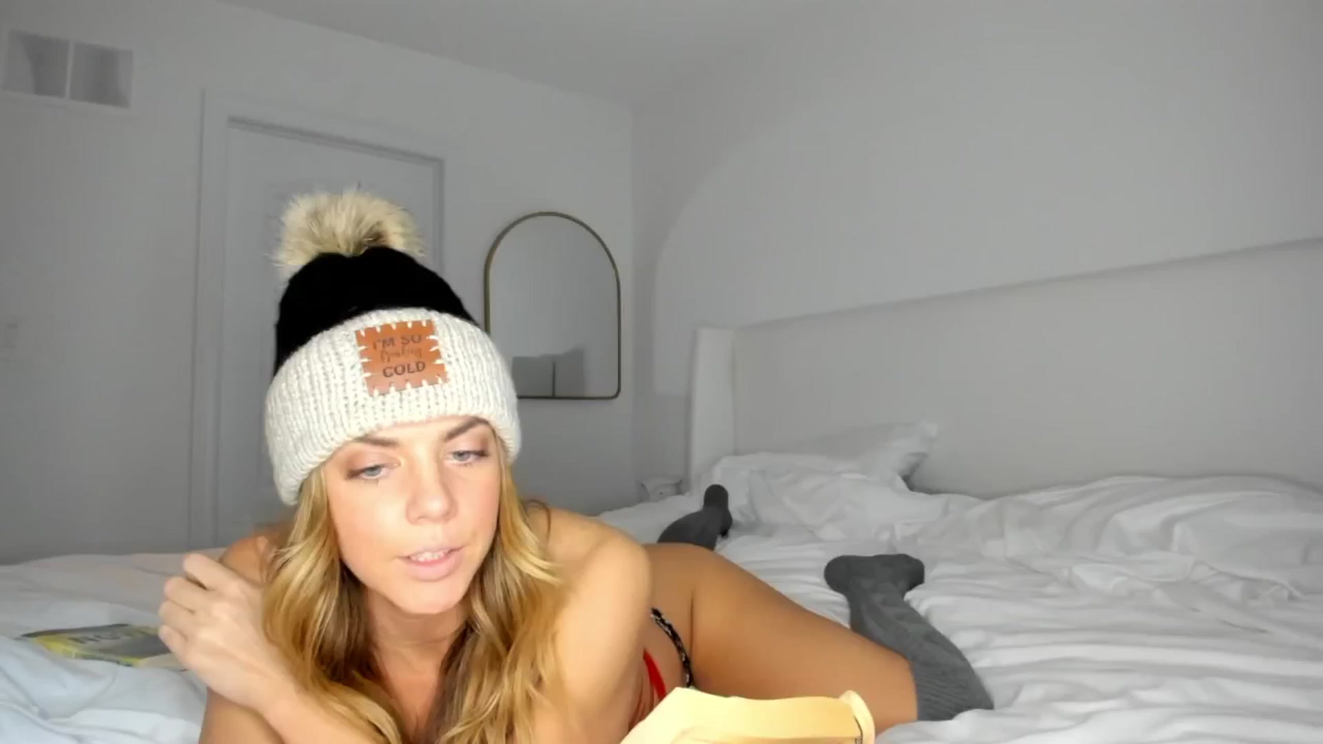 Gallery image thumbnail from Auvrielle's myfreecams stream on, 11/22/2024, 16:49 image 16 of 20