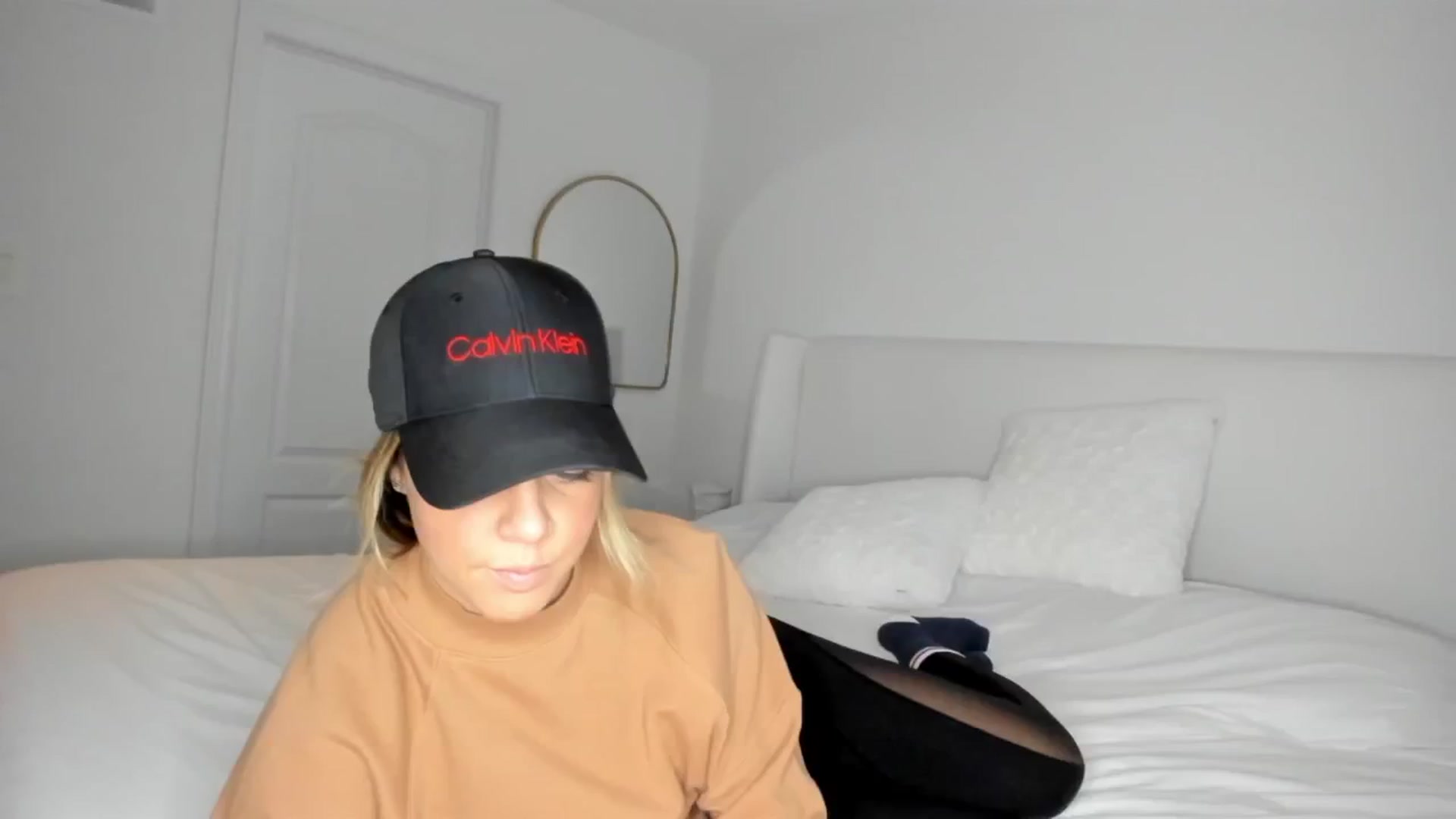 Gallery image thumbnail from Auvrielle's myfreecams stream on, 12/05/2024, 17:59 image 1 of 20