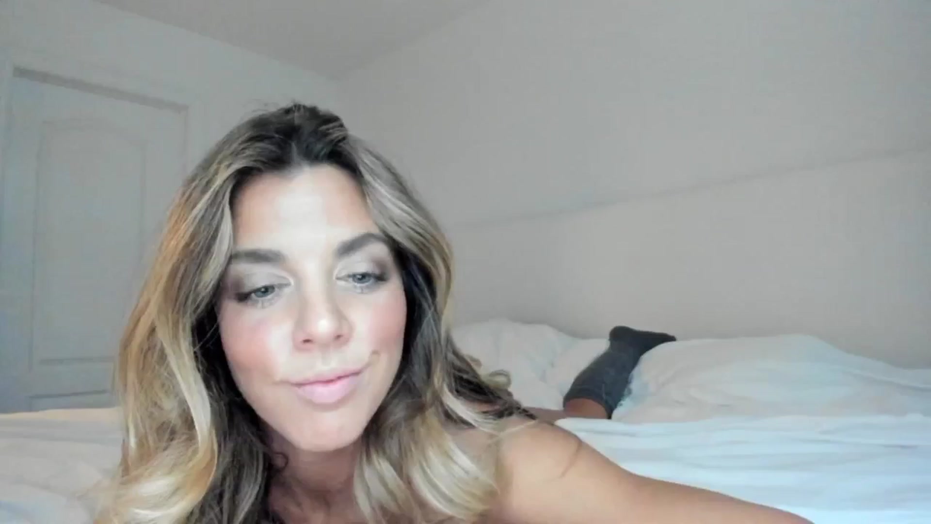 Gallery image thumbnail from Auvrielle's myfreecams stream on, 01/16/2025, 15:55 image 8 of 20