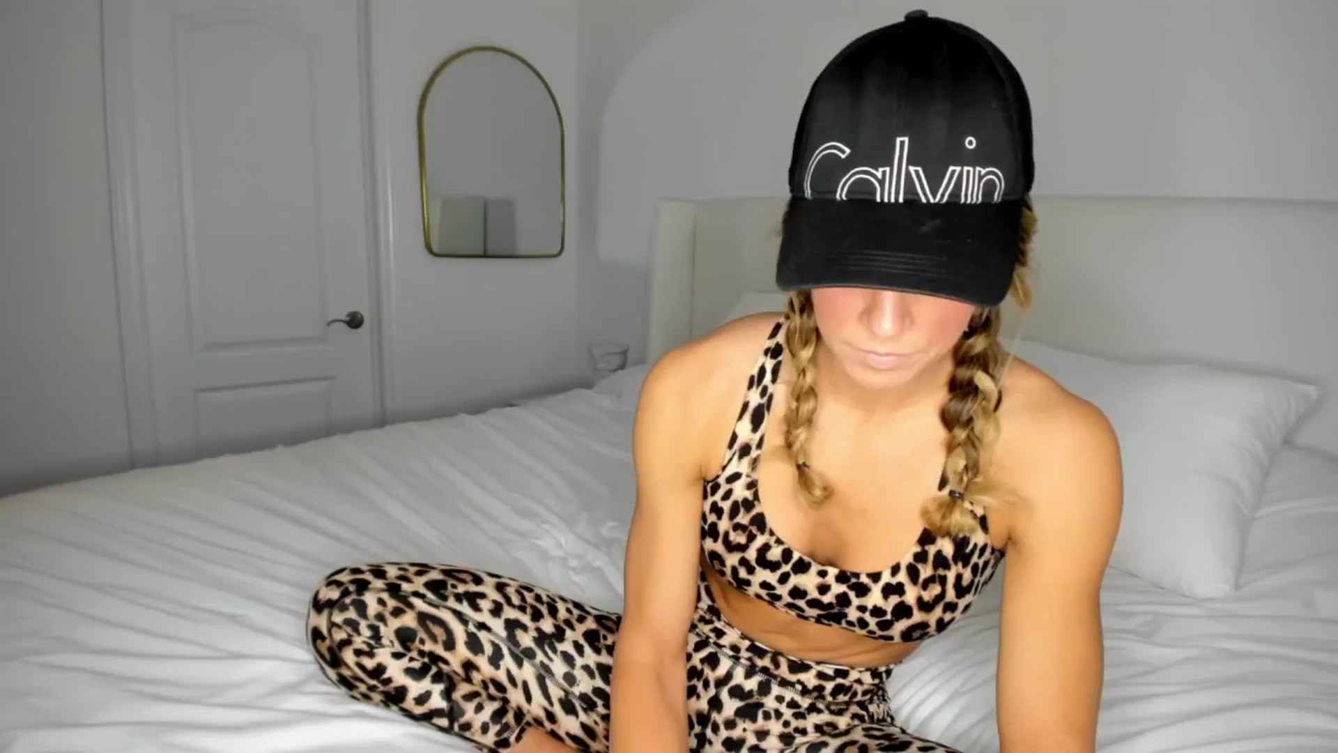 Gallery image thumbnail from Auvrielle's myfreecams stream on, 01/24/2025, 15:11 image 3 of 20