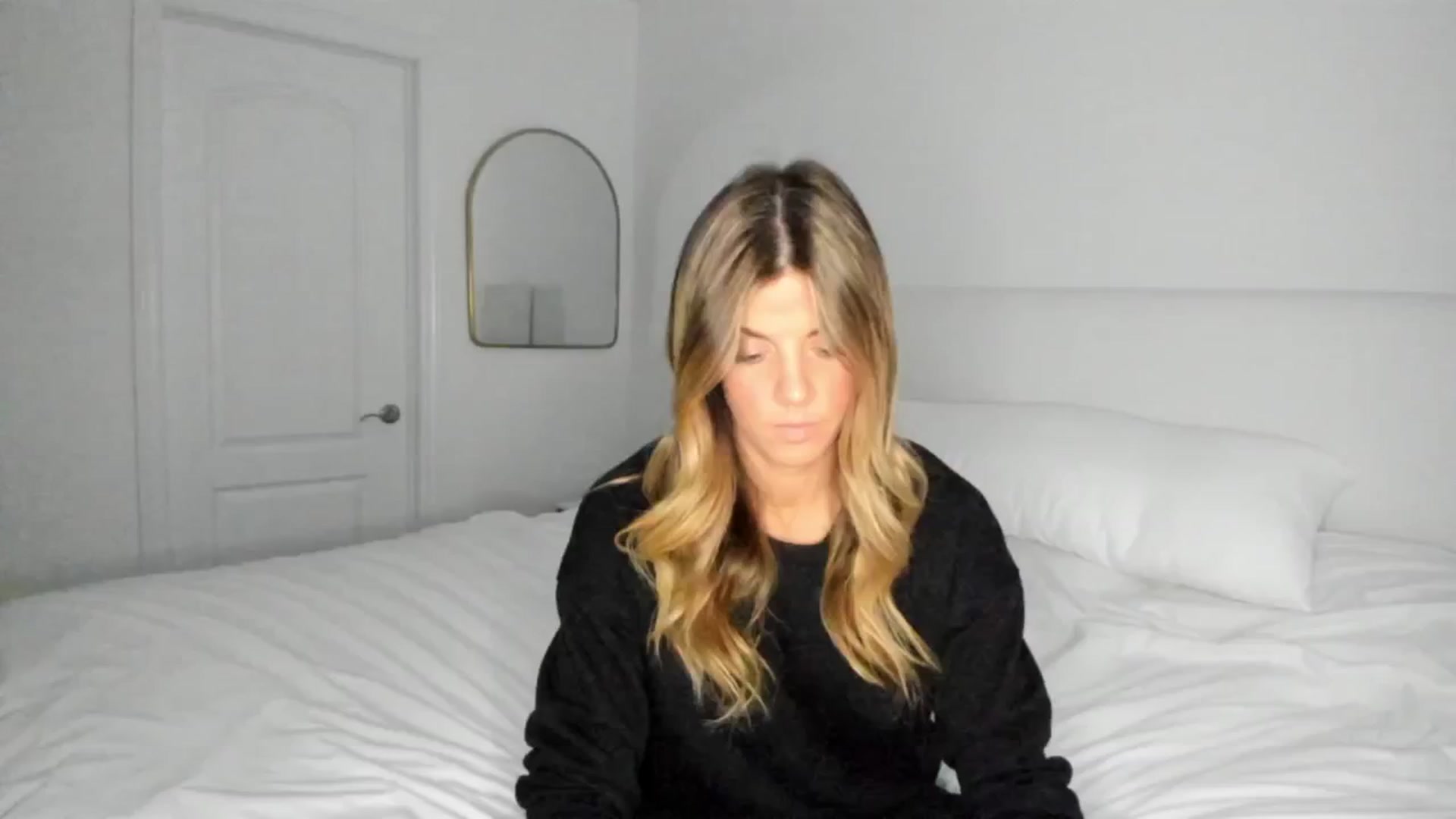 Gallery image thumbnail from Auvrielle's myfreecams stream on, 01/28/2025, 16:58 image 2 of 20
