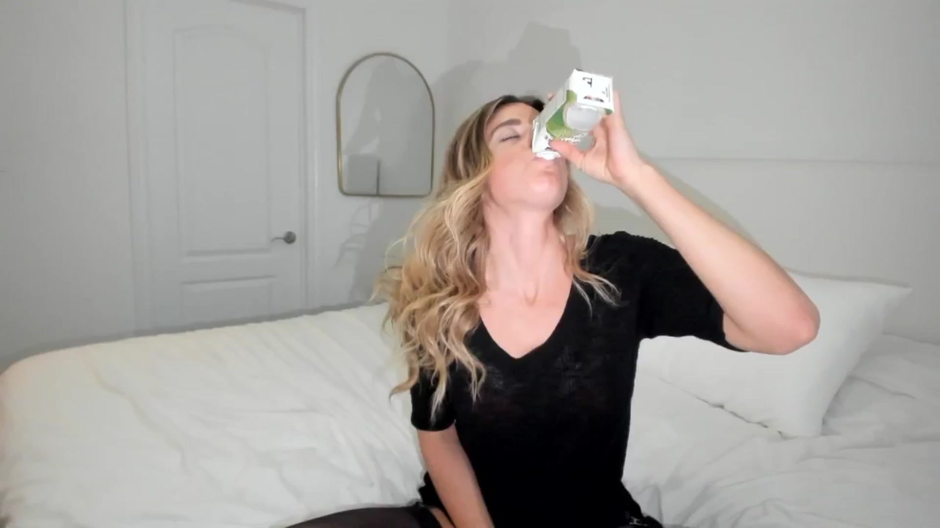 Gallery image thumbnail from Auvrielle's myfreecams stream on, 02/15/2025, 14:45 image 18 of 20