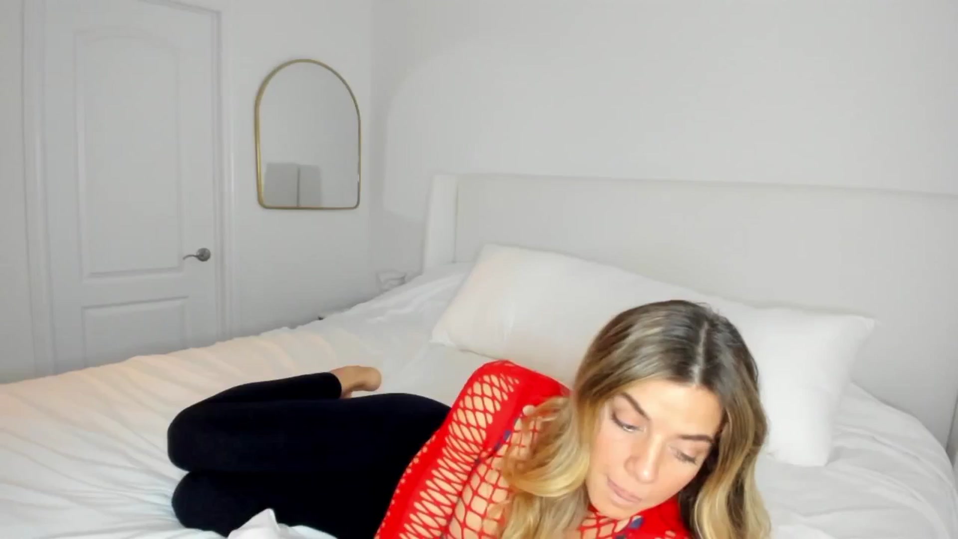 Gallery image thumbnail from Auvrielle's myfreecams stream on, 02/21/2025, 16:47 image 4 of 20