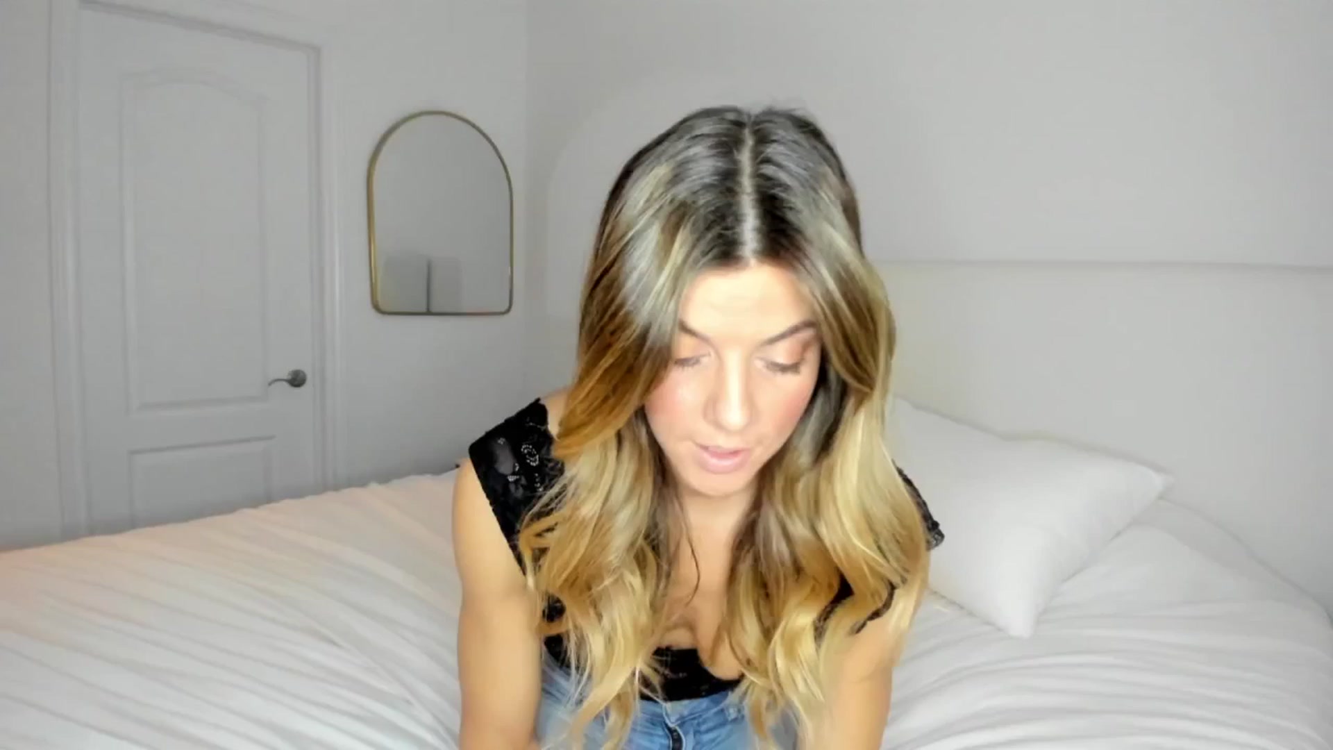 Gallery image thumbnail from Auvrielle's myfreecams stream on, 02/25/2025, 15:05 image 19 of 20