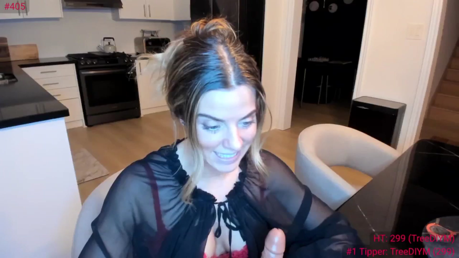 Gallery image thumbnail from Auvrielle's myfreecams stream on, 03/12/2025, 01:42 image 3 of 20