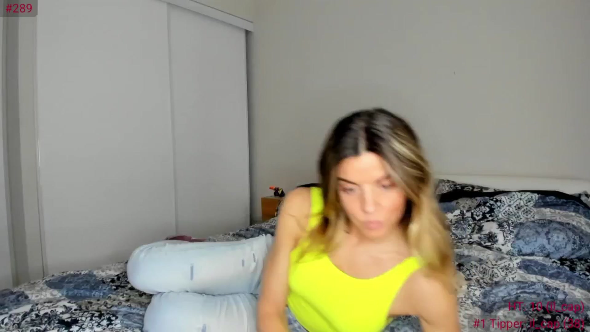 Gallery image thumbnail from Auvrielle's myfreecams stream on, 03/15/2025, 21:23 image 4 of 20