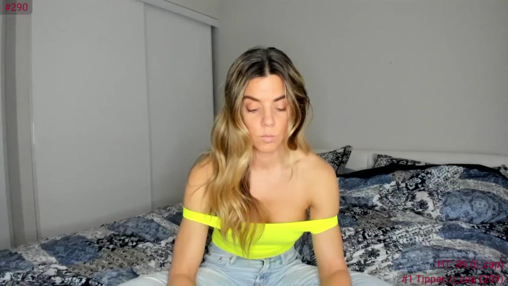 Gallery image thumbnail from Auvrielle's myfreecams stream on, 03/15/2025, 21:23 image 6 of 20