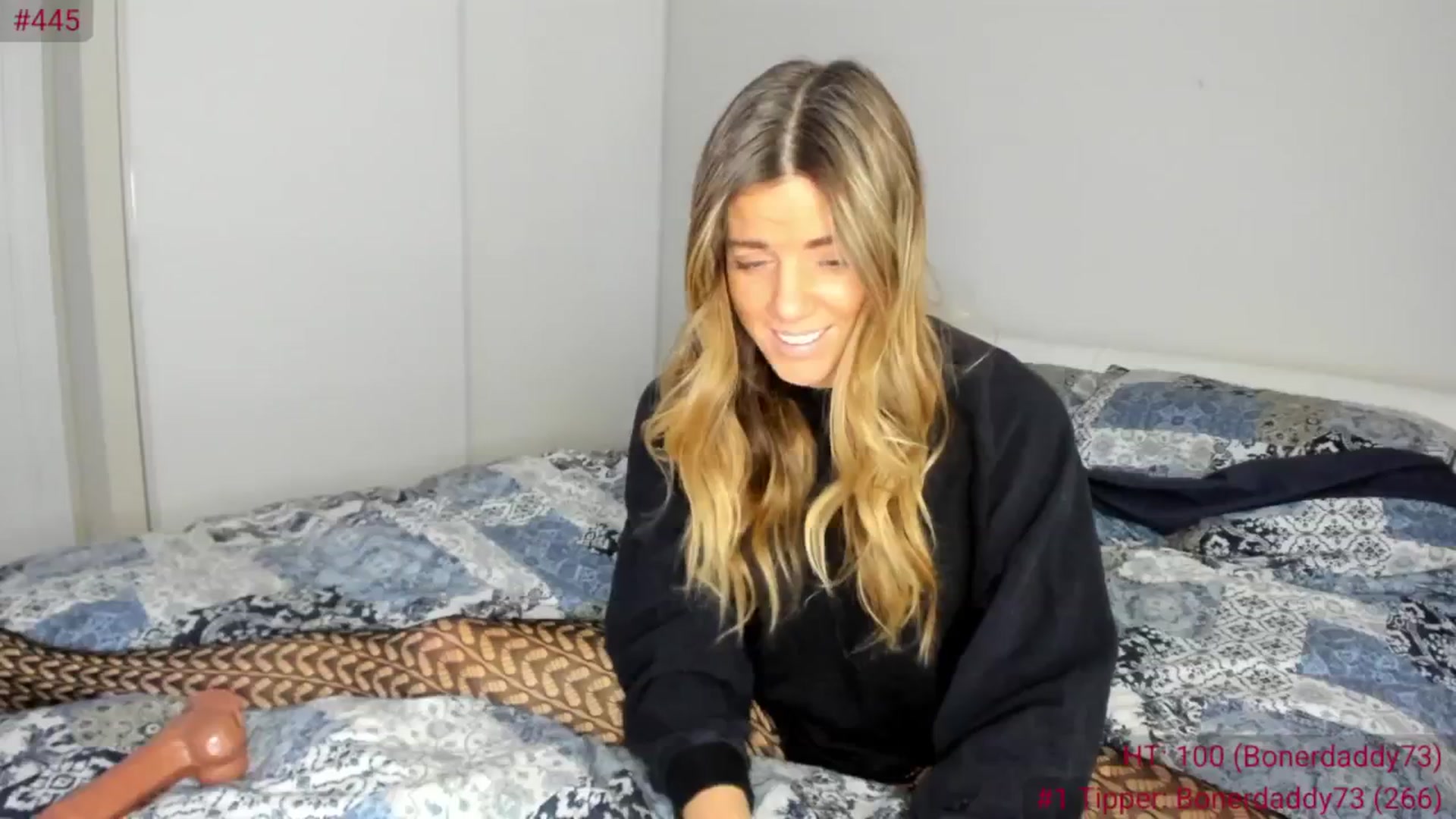 Gallery image thumbnail from Auvrielle's myfreecams stream on, 03/22/2025, 17:33 image 9 of 20