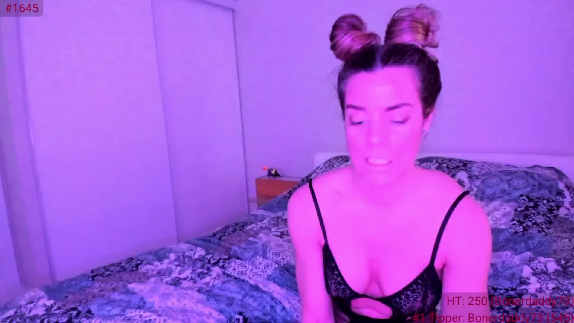 Gallery image thumbnail from Auvrielle's myfreecams stream on, 04/02/2025, 19:59 image 2 of 20