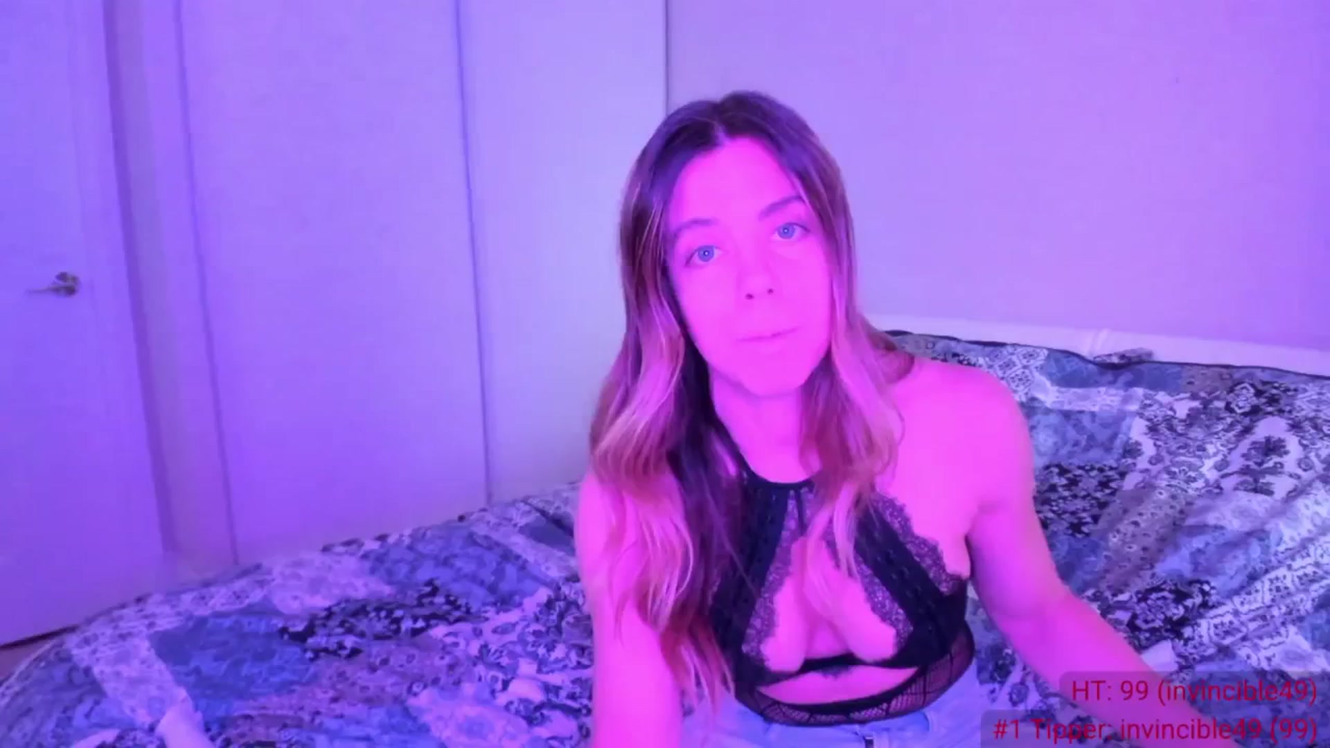 Gallery image thumbnail from Auvrielle's myfreecams stream on, 05/01/2025, 19:57 image 5 of 20