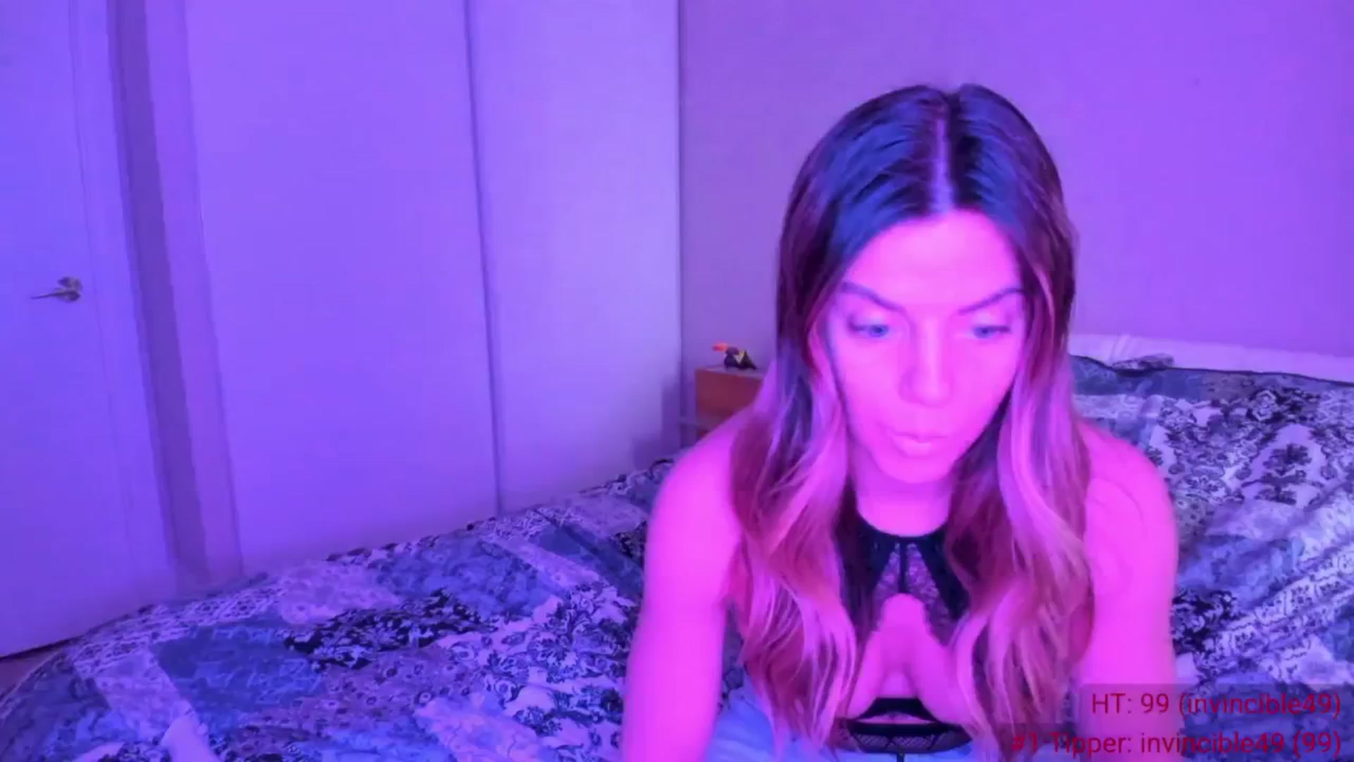 Gallery image thumbnail from Auvrielle's myfreecams stream on, 05/01/2025, 19:57 image 6 of 20
