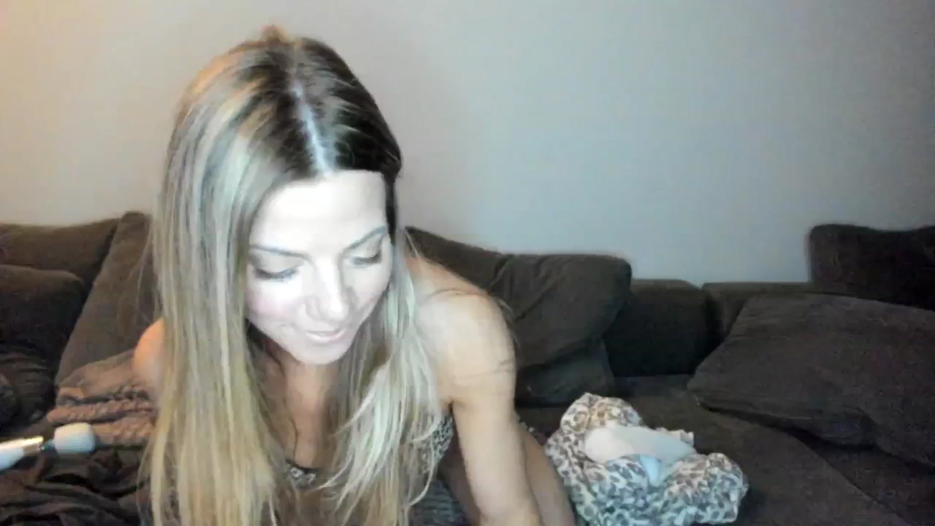 Gallery image thumbnail from Auvrielle's myfreecams stream on, 01/05/2026, 12:51 image 12 of 20