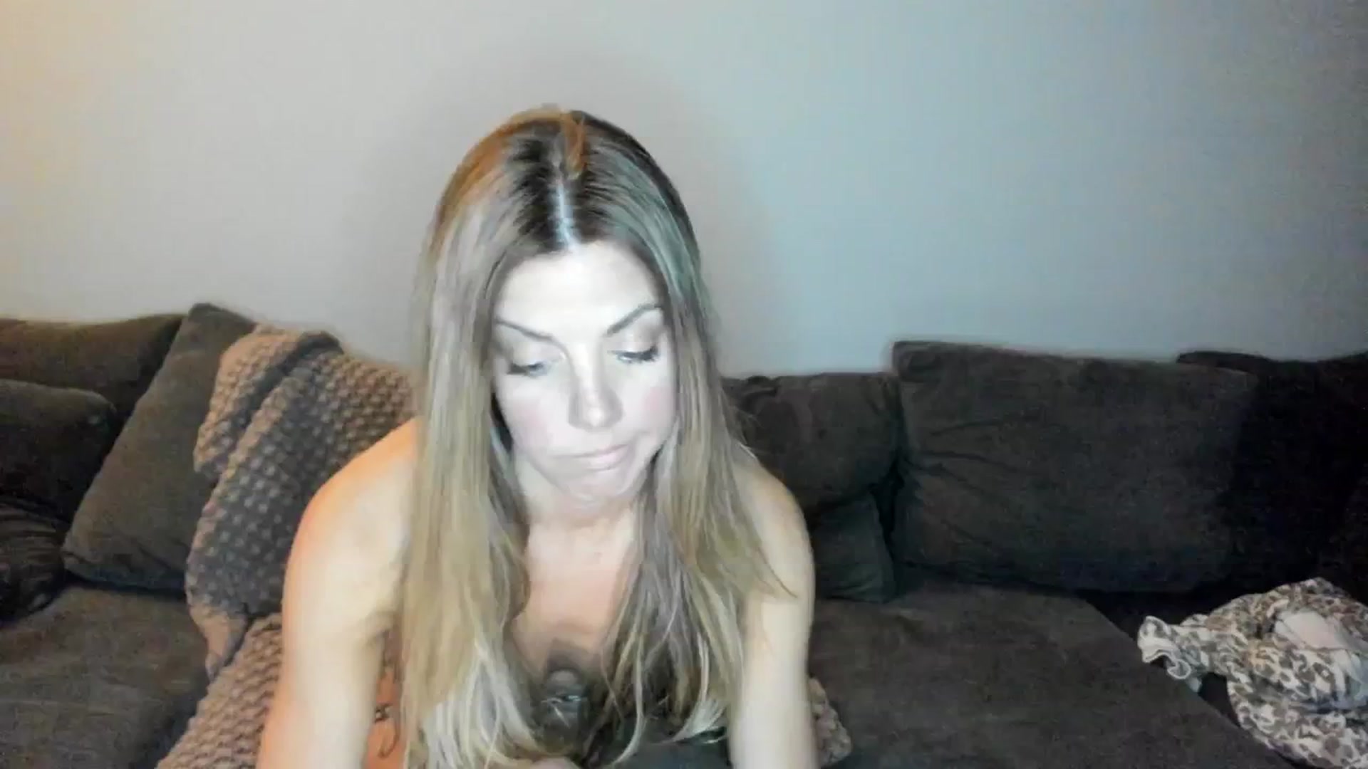 Gallery image thumbnail from Auvrielle's myfreecams stream on, 01/05/2026, 12:51 image 19 of 20