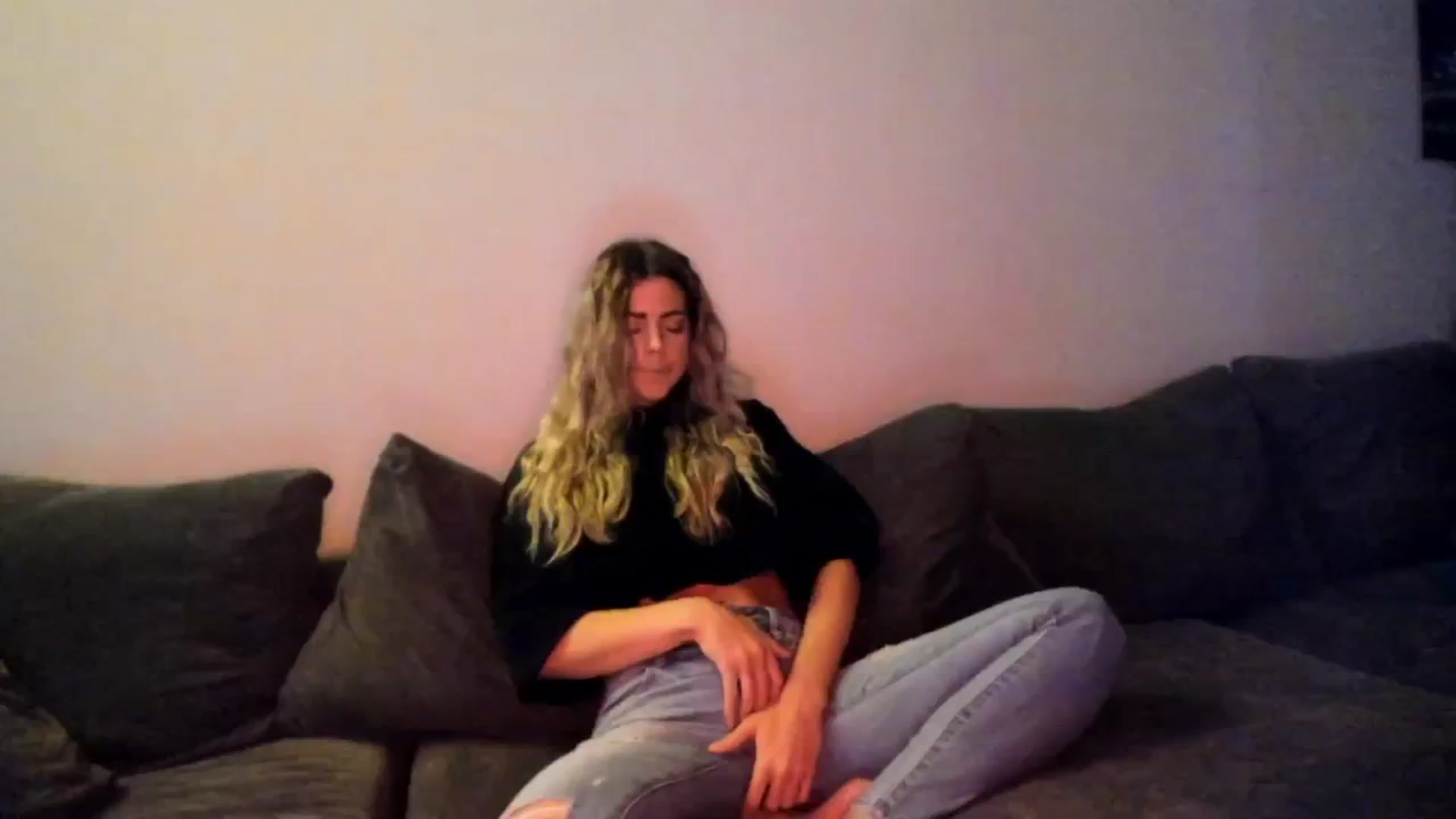 Gallery image thumbnail from Auvrielle's myfreecams stream on, 01/20/2026, 16:10 image 3 of 20