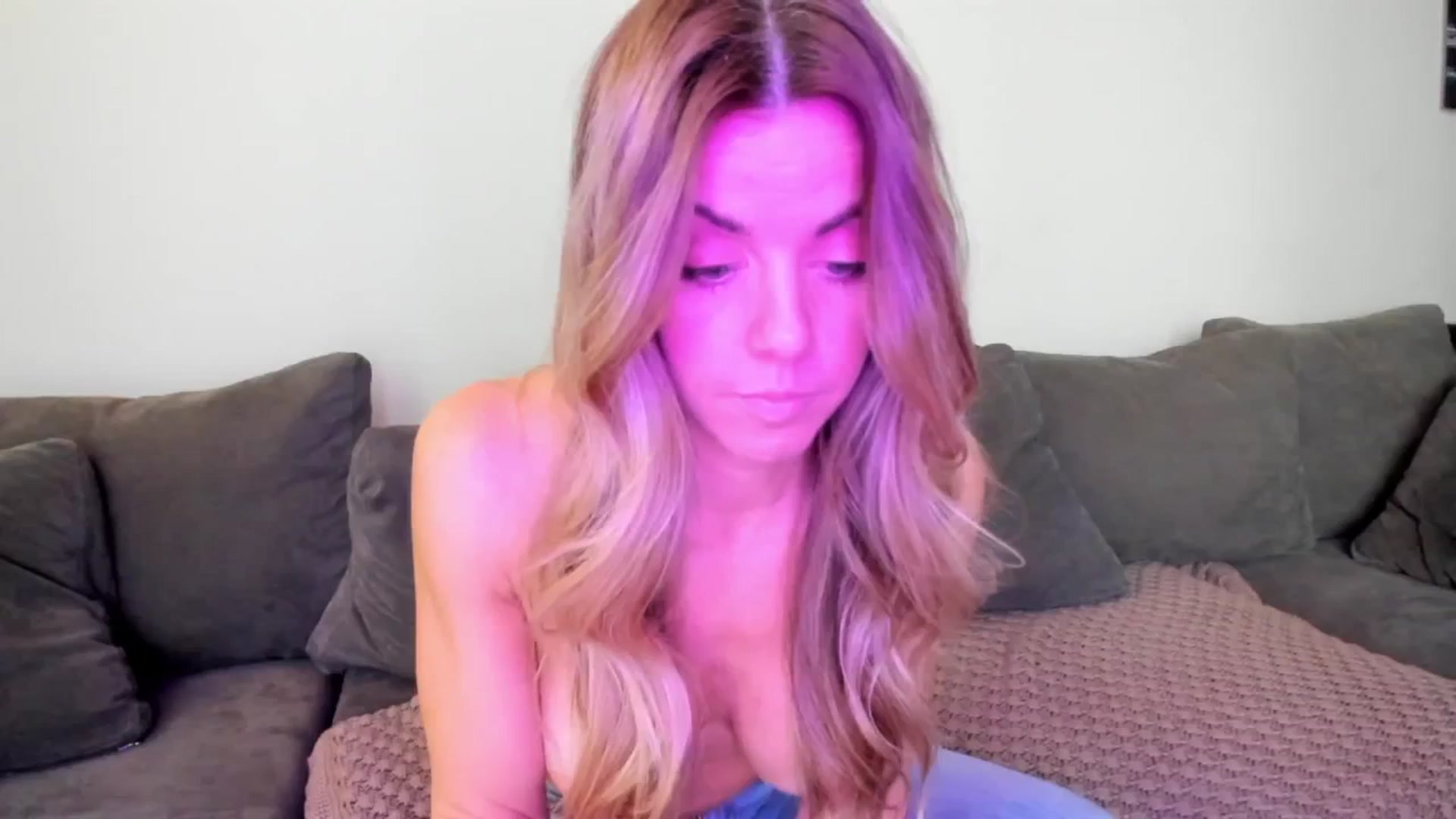 Gallery image thumbnail from Auvrielle's myfreecams stream on, 01/27/2026, 15:45 image 18 of 20