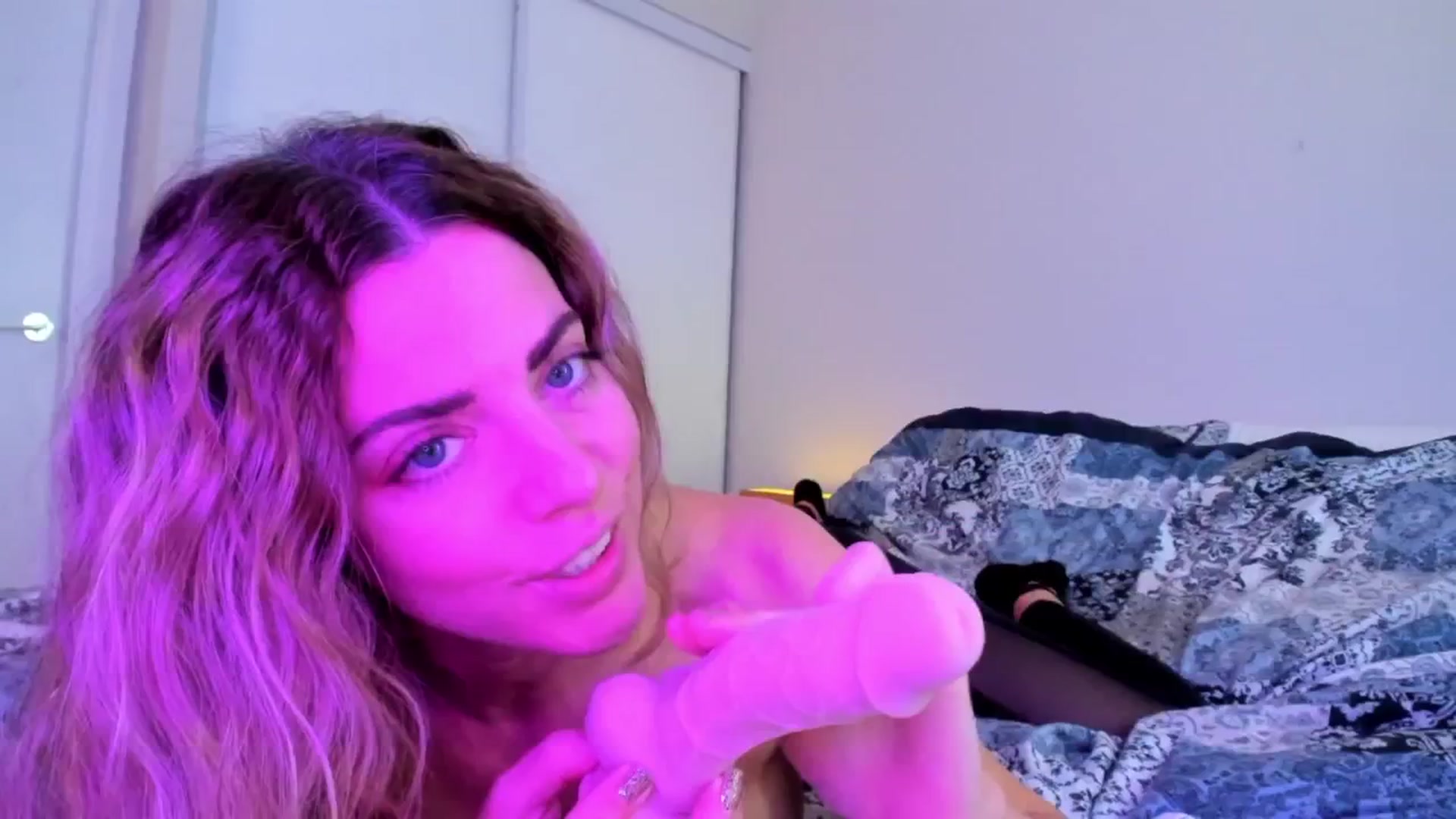 Gallery image thumbnail from Auvrielle's myfreecams stream on, 01/31/2026, 17:43 image 10 of 20