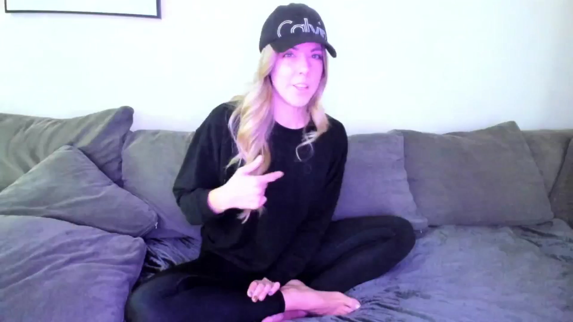 Gallery image thumbnail from Auvrielle's myfreecams stream on, 03/03/2026, 19:27 image 2 of 20
