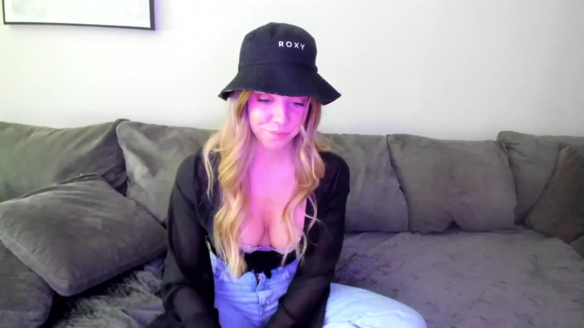 Gallery image thumbnail from Auvrielle's myfreecams stream on, 03/04/2026, 19:21 image 2 of 20
