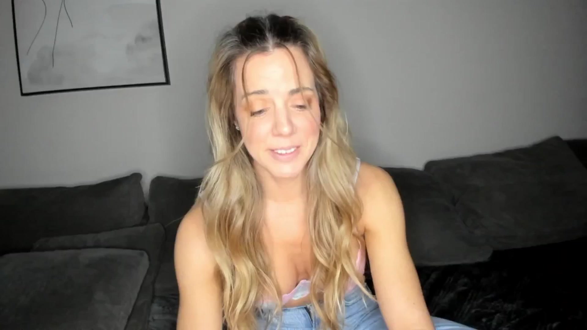 Gallery image thumbnail from Auvrielle's myfreecams stream on, 03/11/2026, 13:09 image 1 of 20