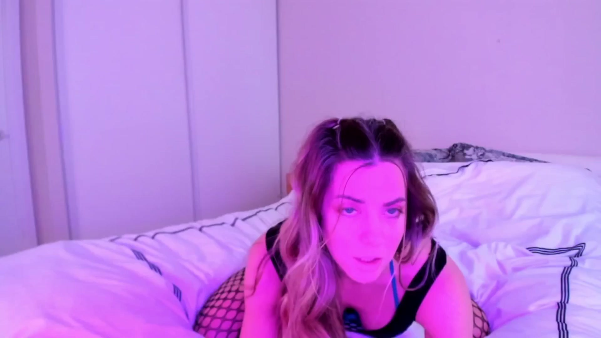 Gallery image thumbnail from Auvrielle's myfreecams stream on, 03/14/2026, 18:35 image 11 of 20