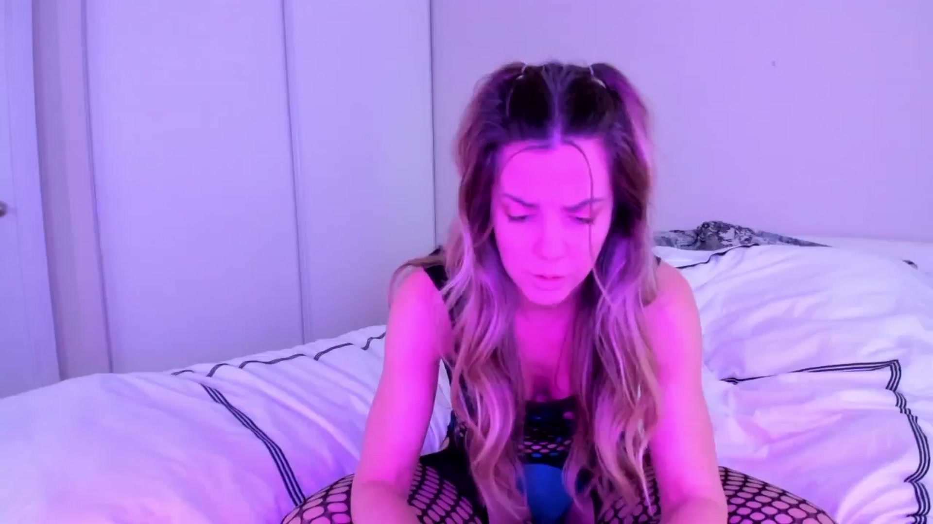 Gallery image thumbnail from Auvrielle's myfreecams stream on, 03/14/2026, 18:35 image 8 of 20