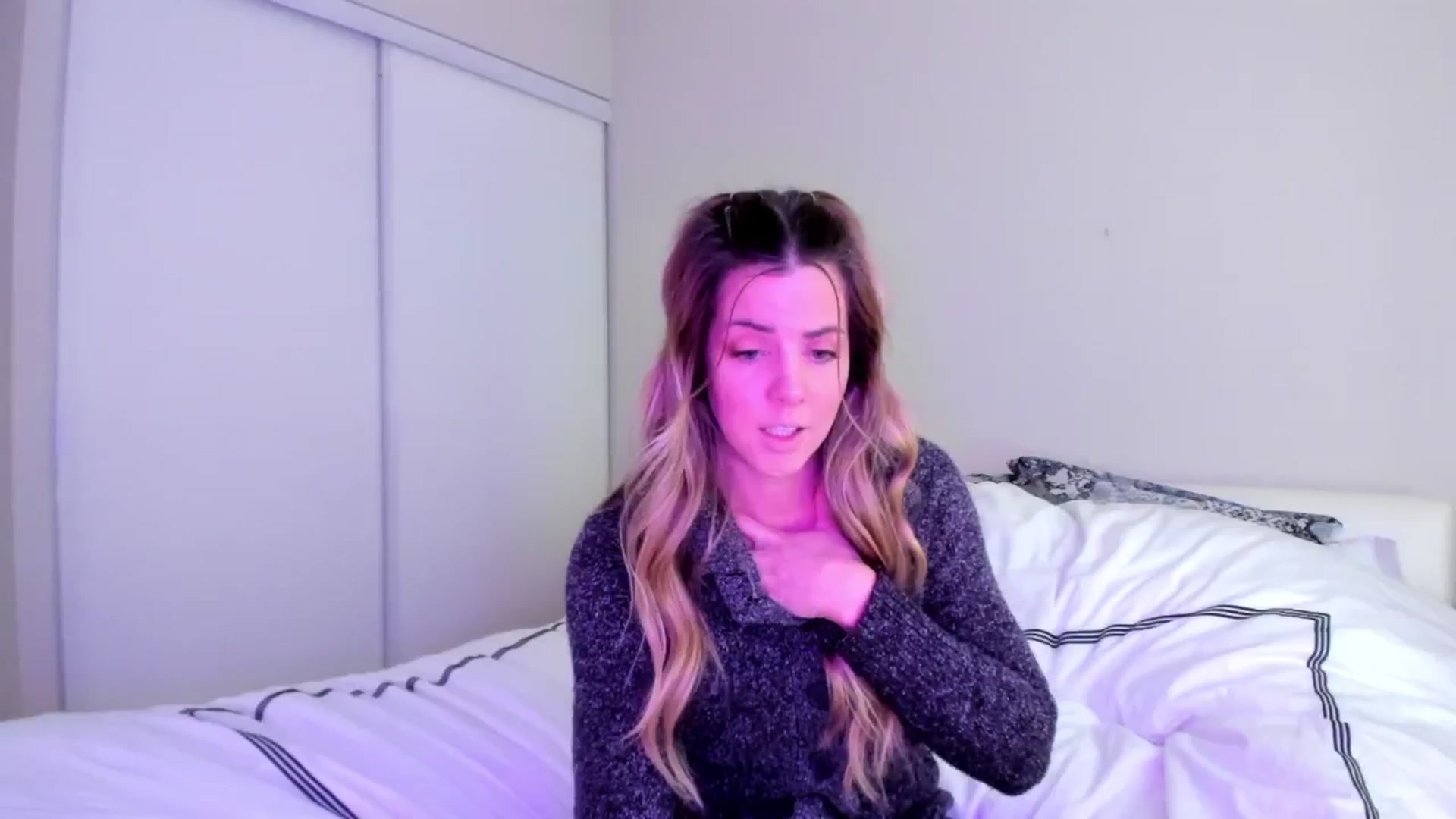 Gallery image thumbnail from Auvrielle's myfreecams stream on, 03/14/2026, 18:35 image 1 of 20
