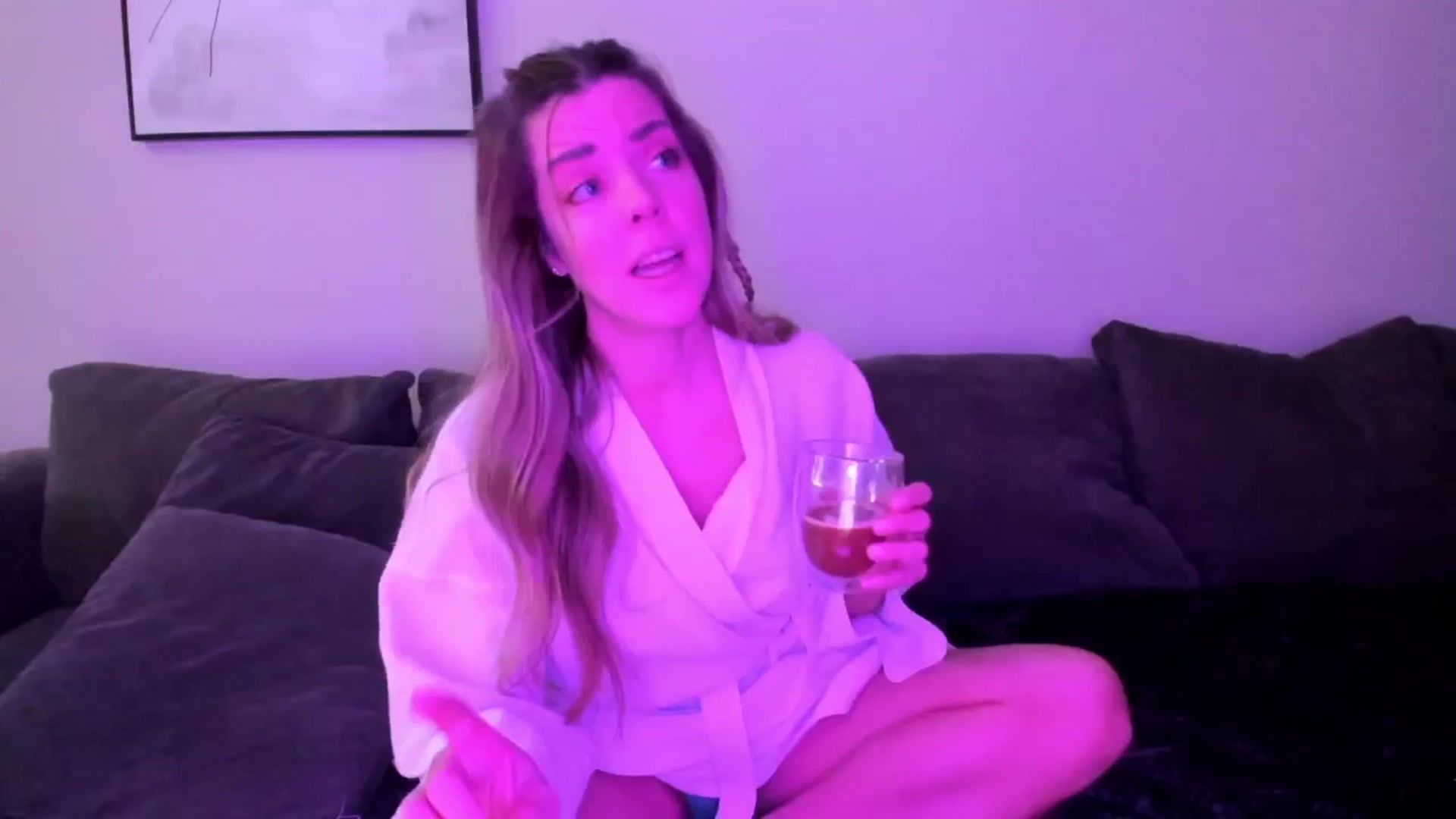 Gallery image thumbnail from Auvrielle's myfreecams stream on, 03/16/2026, 18:19 image 2 of 20