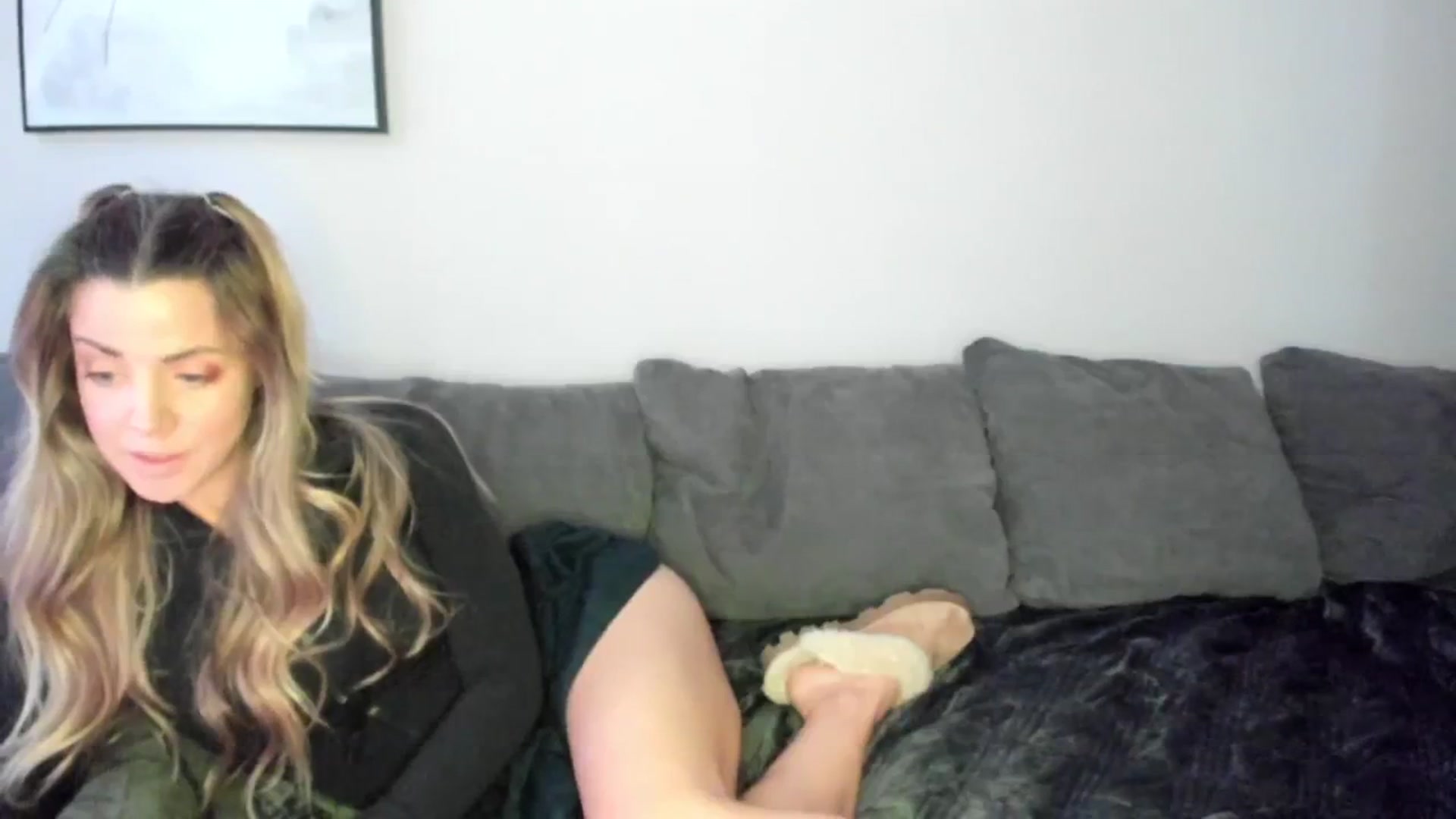 Gallery image thumbnail from Auvrielle's myfreecams stream on, 03/19/2026, 18:10 image 11 of 20