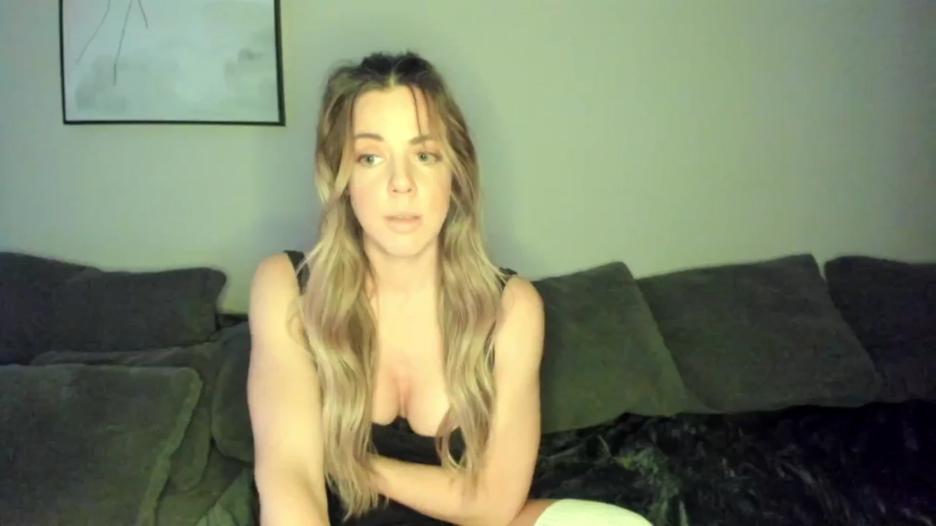 Gallery image thumbnail from Auvrielle's myfreecams stream on, 03/21/2026, 17:38 image 5 of 20
