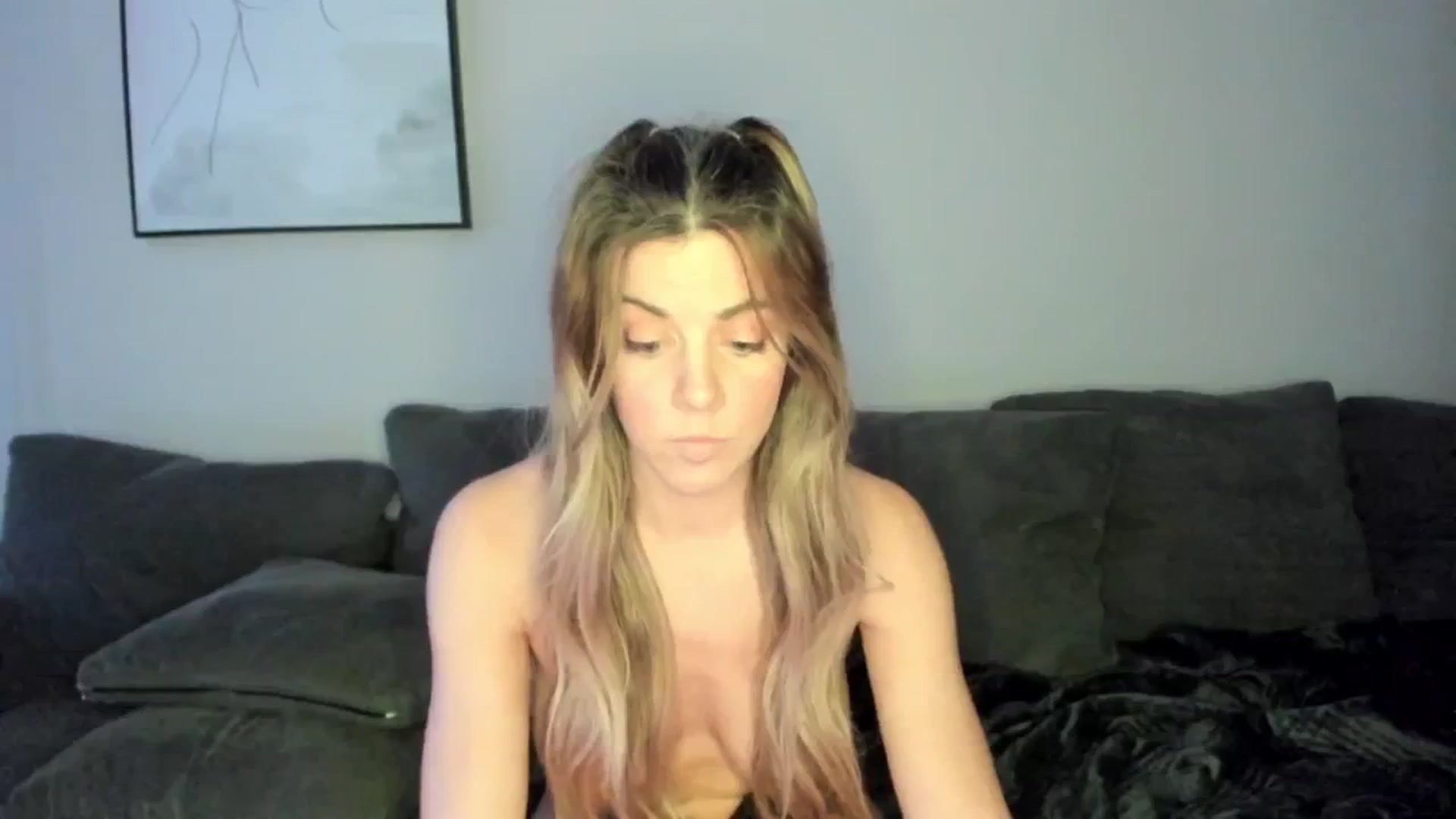 Gallery image thumbnail from Auvrielle's myfreecams stream on, 03/21/2026, 20:39 image 13 of 20