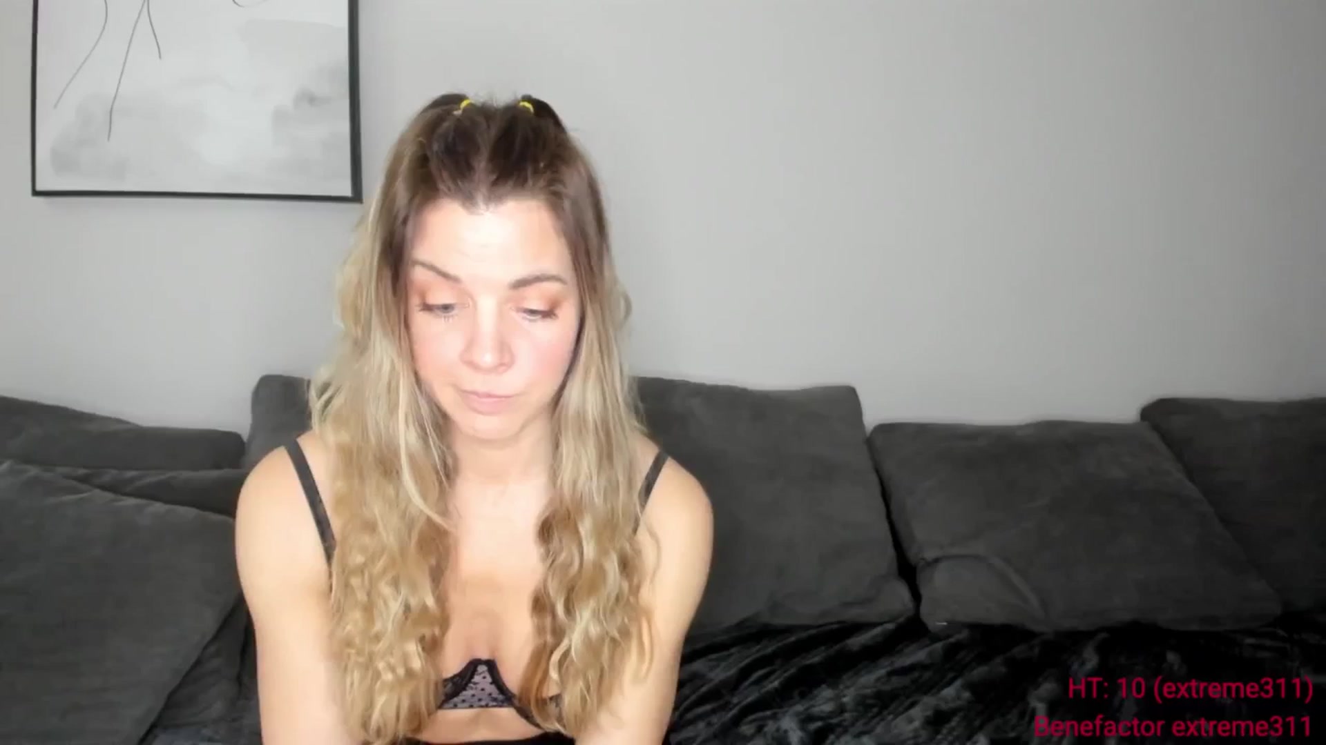Gallery image thumbnail from Auvrielle's myfreecams stream on, 03/31/2026, 17:50 image 3 of 20