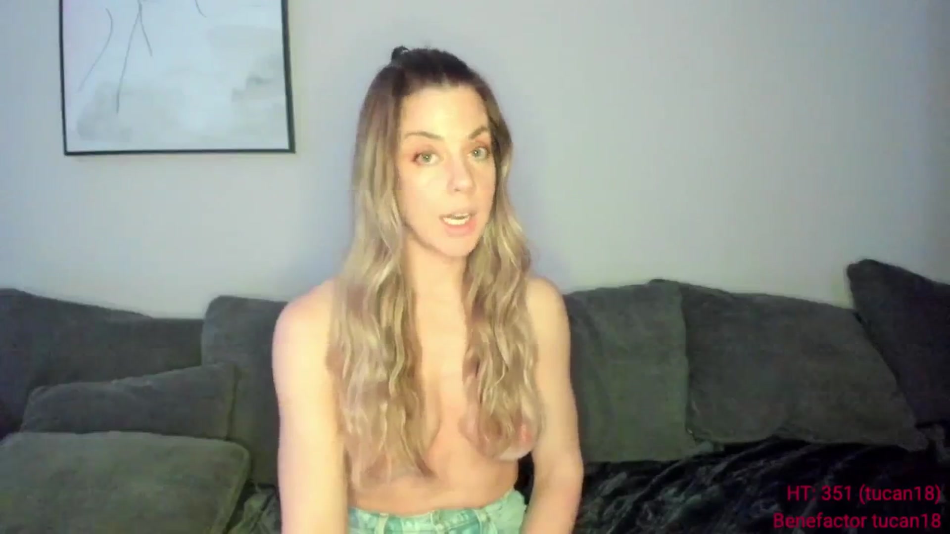 Gallery image thumbnail from Auvrielle's myfreecams stream on, 04/01/2026, 16:14 image 18 of 20