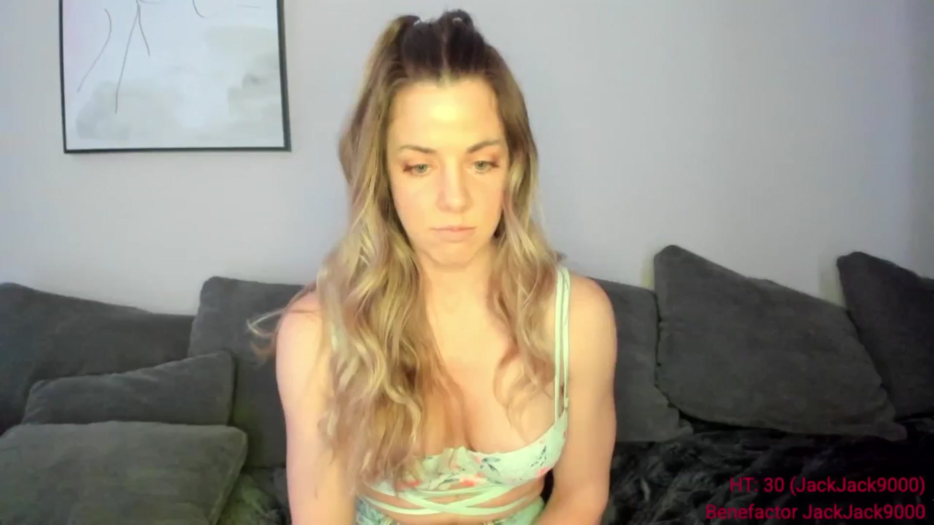 Gallery image thumbnail from Auvrielle's myfreecams stream on, 04/01/2026, 16:14 image 1 of 20
