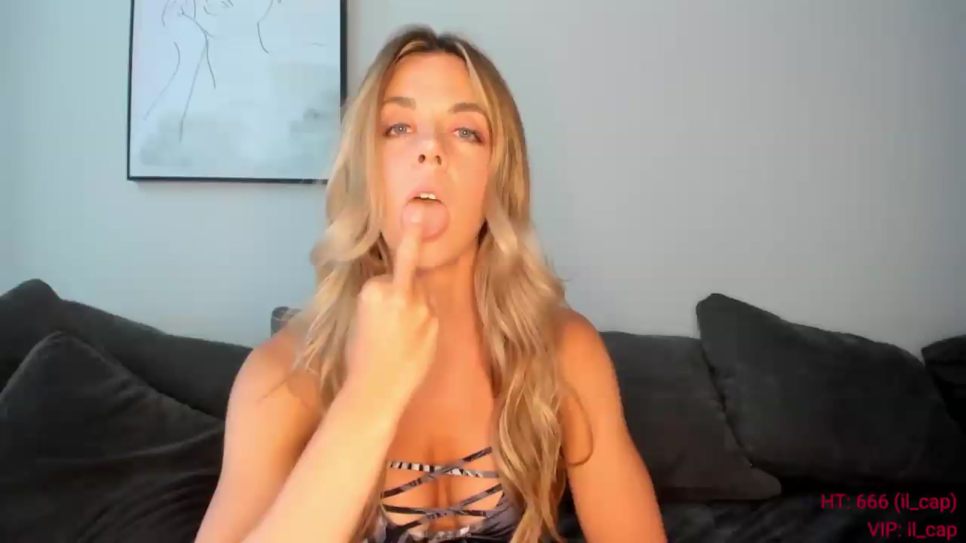 Gallery image thumbnail from Auvrielle's myfreecams stream on, 07/10/2026, 16:01 image 5 of 20