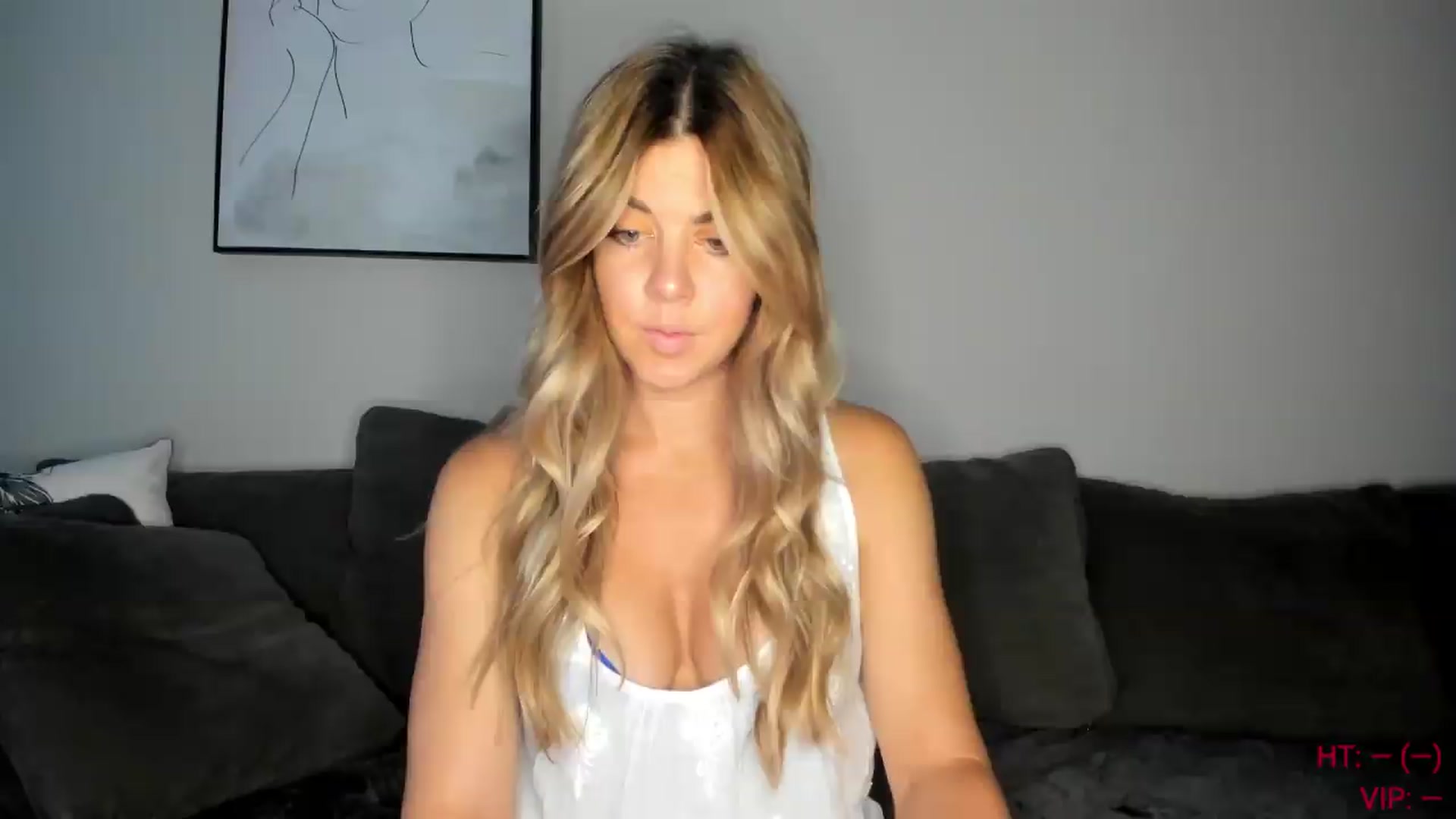 Gallery image thumbnail from Auvrielle's myfreecams stream on, 08/22/2026, 15:42 image 1 of 20