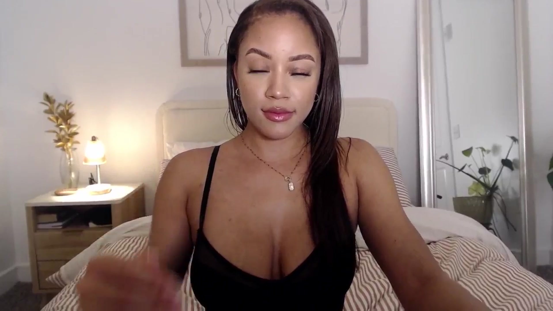 Gallery image thumbnail from AvaBanks's myfreecams stream on, 01/31/2025, 01:22 image 11 of 20