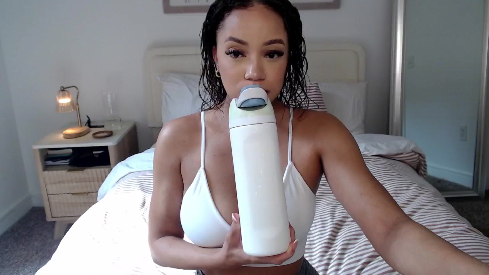 Gallery image thumbnail from AvaBanks's myfreecams stream on, 05/21/2025, 21:51 image 11 of 20