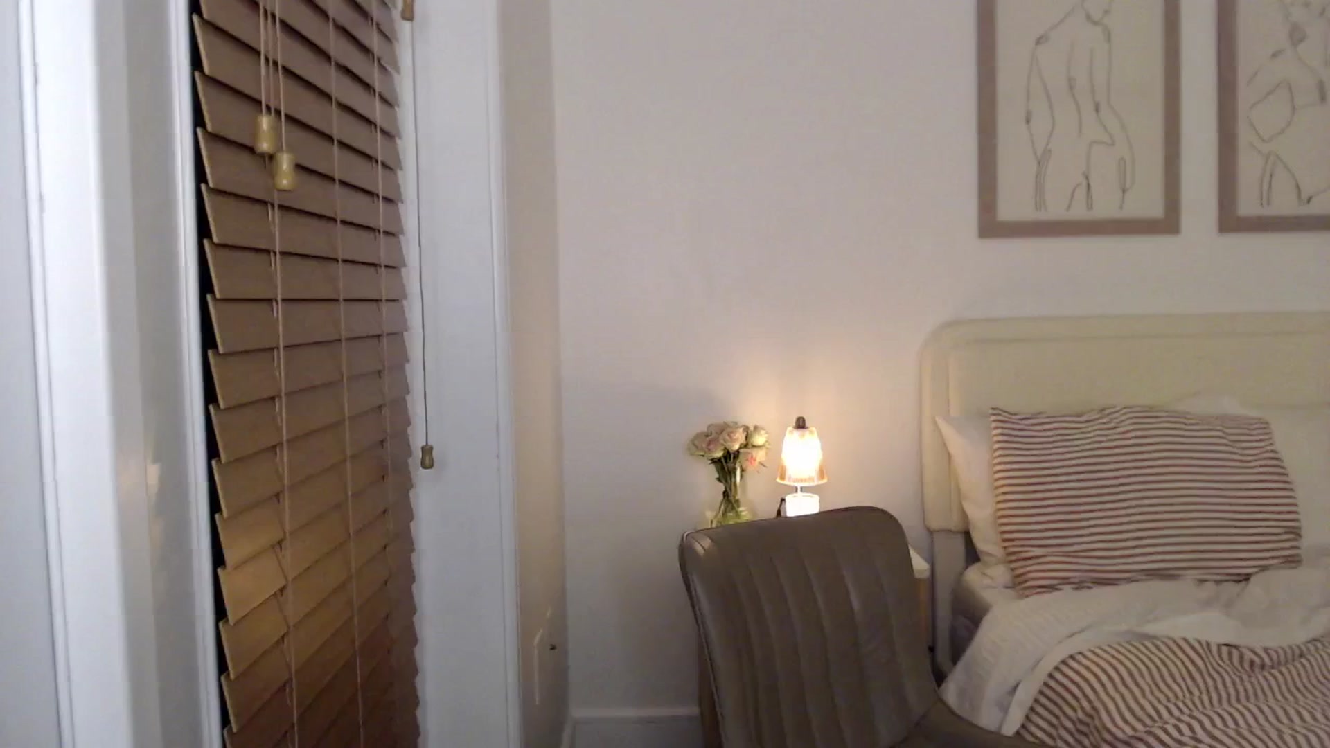 Gallery image thumbnail from AvaBanks's myfreecams stream on, 06/25/2025, 05:26 image 12 of 20