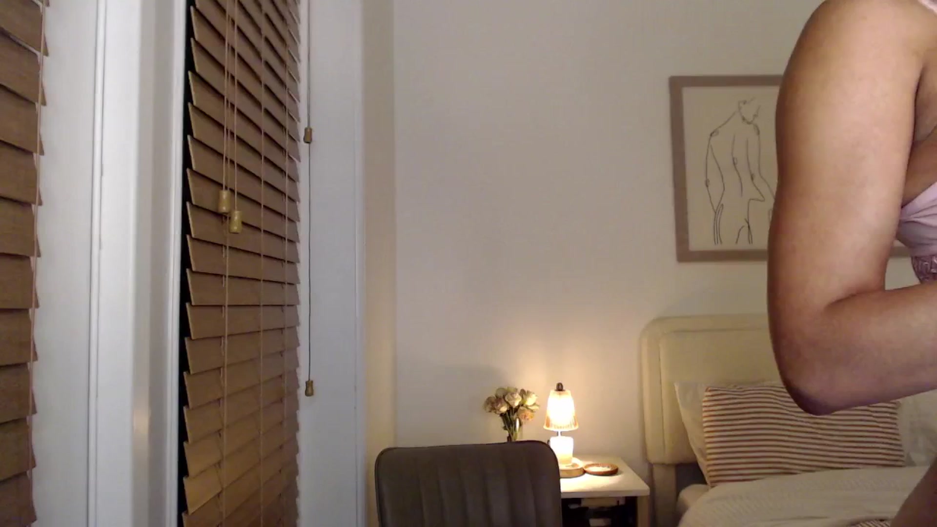 Gallery image thumbnail from AvaBanks's myfreecams stream on, 06/30/2025, 04:33 image 7 of 20