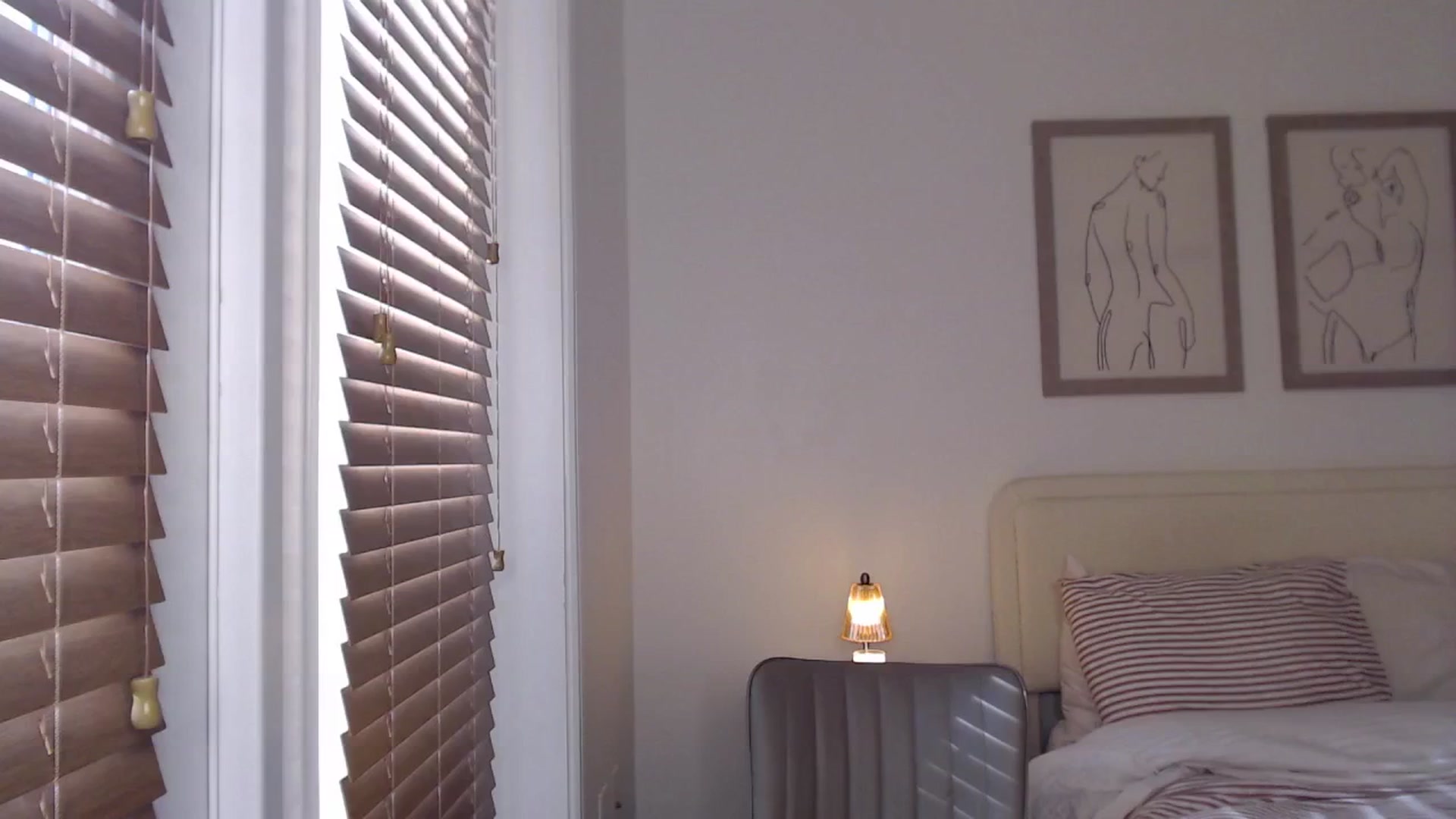 Gallery image thumbnail from AvaBanks's myfreecams stream on, 07/24/2025, 23:35 image 14 of 20