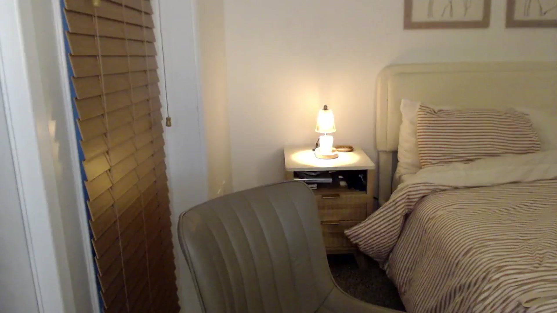 Gallery image thumbnail from AvaBanks's myfreecams stream on, 07/26/2025, 01:40 image 6 of 20