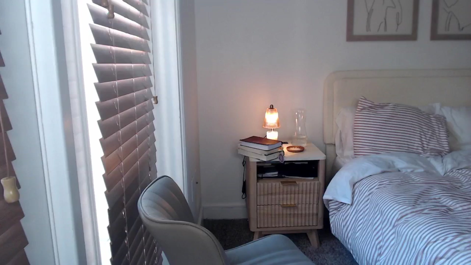 Gallery image thumbnail from AvaBanks's myfreecams stream on, 08/13/2025, 18:46 image 15 of 20