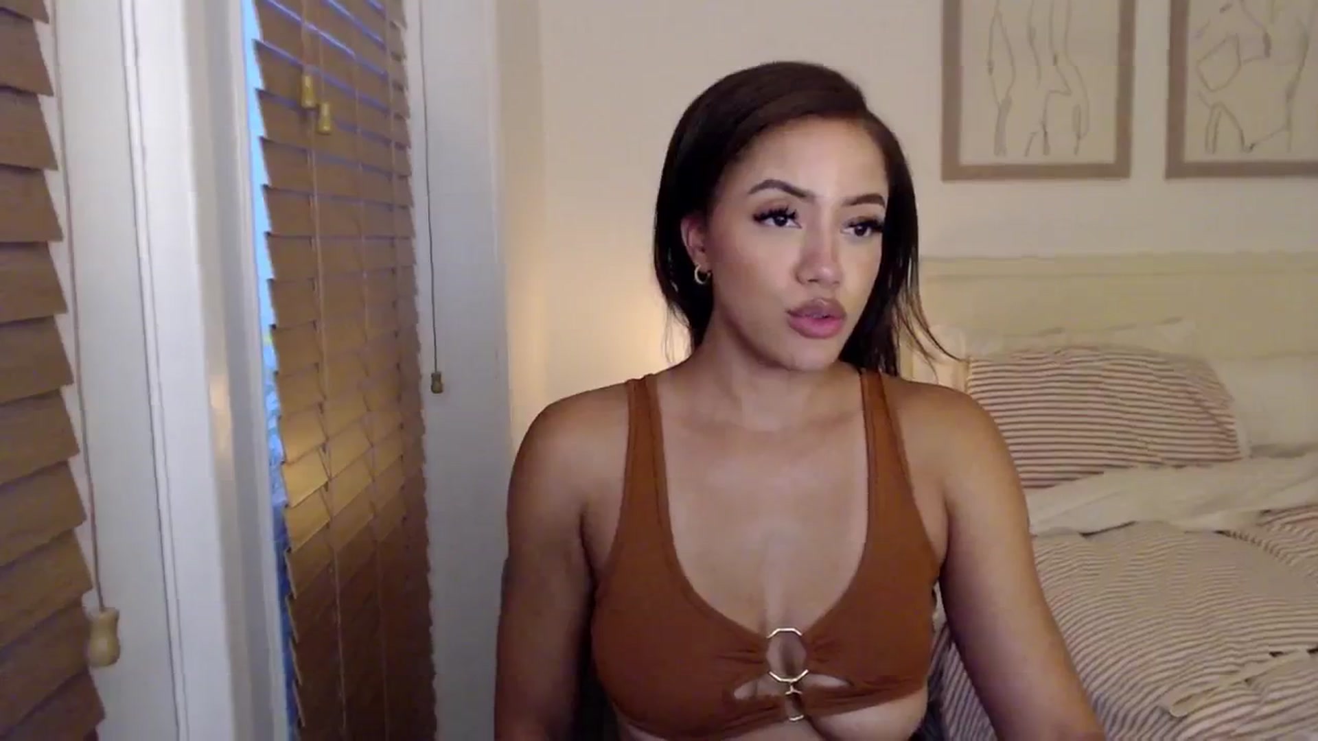 Gallery image thumbnail from AvaBanks's myfreecams stream on, 08/15/2025, 01:01 image 20 of 20