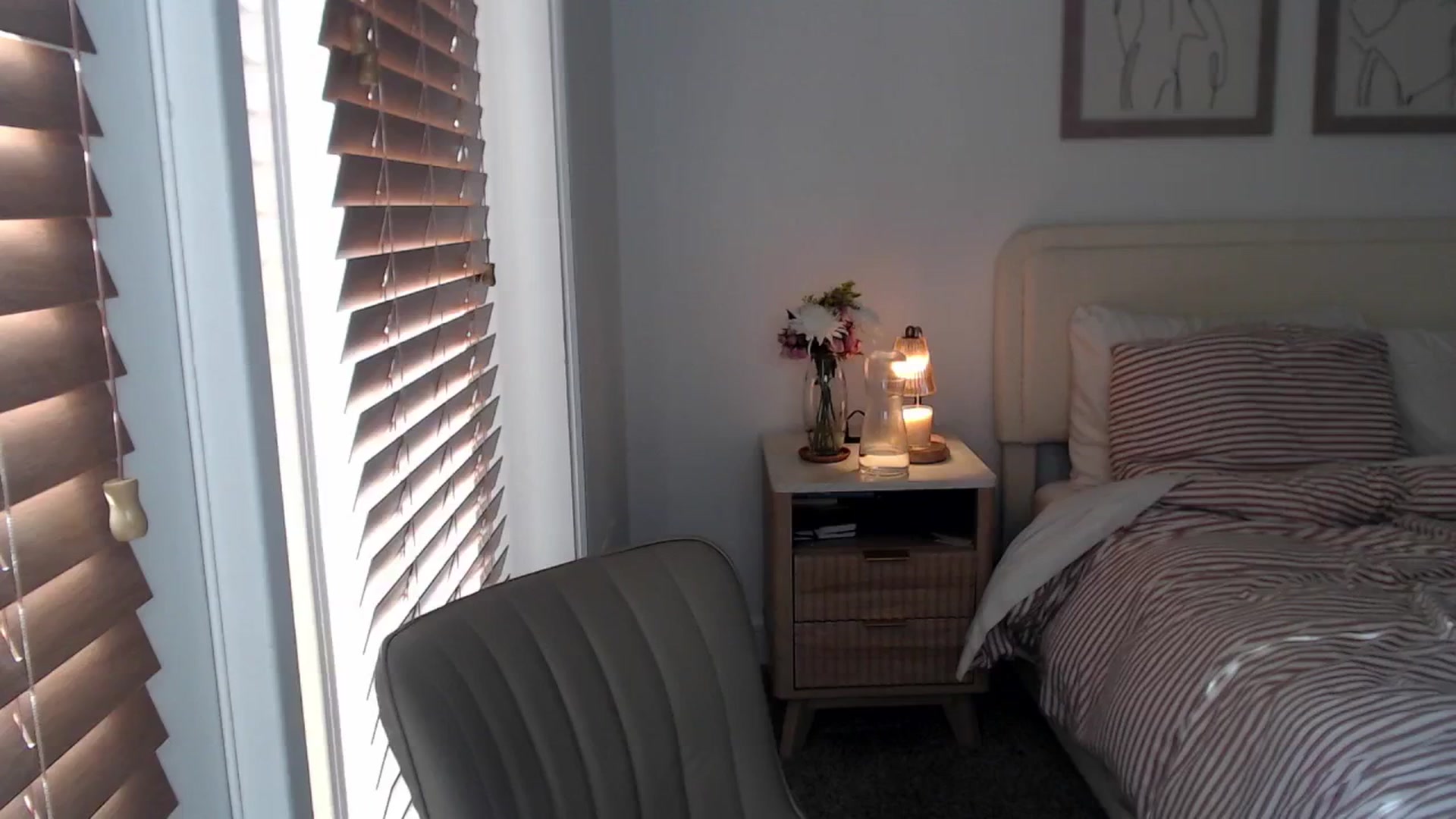 Gallery image thumbnail from AvaBanks's myfreecams stream on, 08/22/2025, 23:34 image 15 of 20