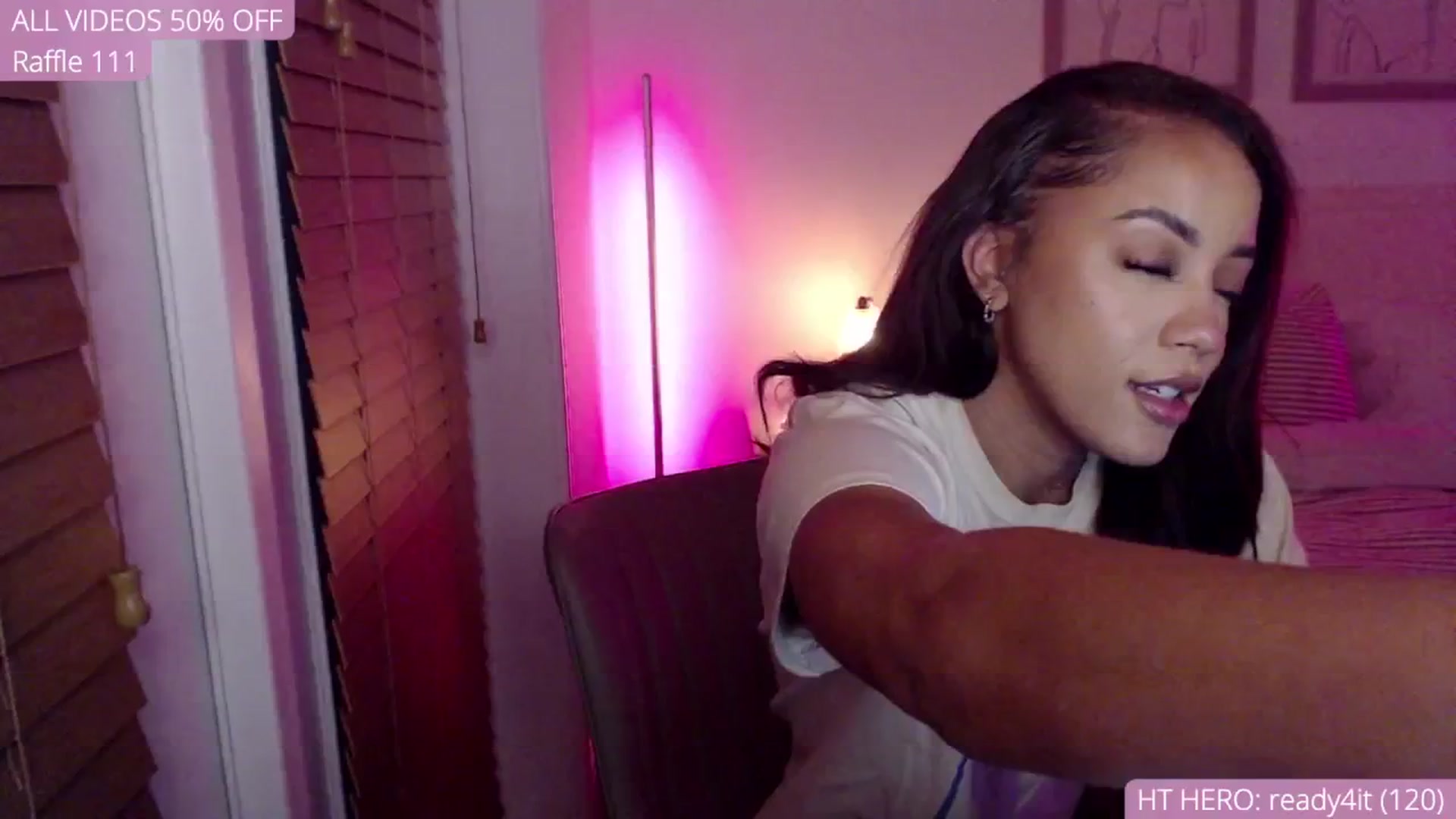 Gallery image thumbnail from AvaBanks's myfreecams stream on, 09/11/2025, 03:00 image 1 of 20