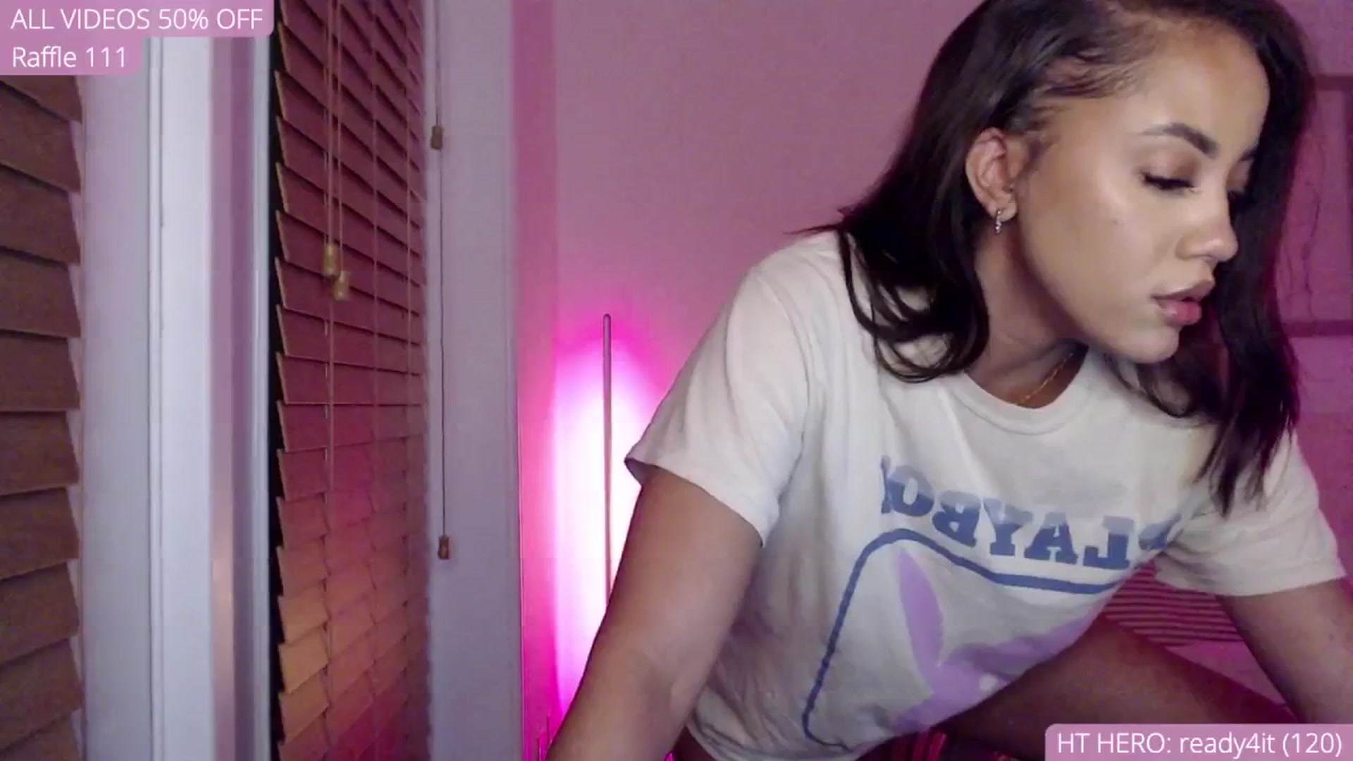 Gallery image thumbnail from AvaBanks's myfreecams stream on, 09/11/2025, 03:00 image 4 of 20