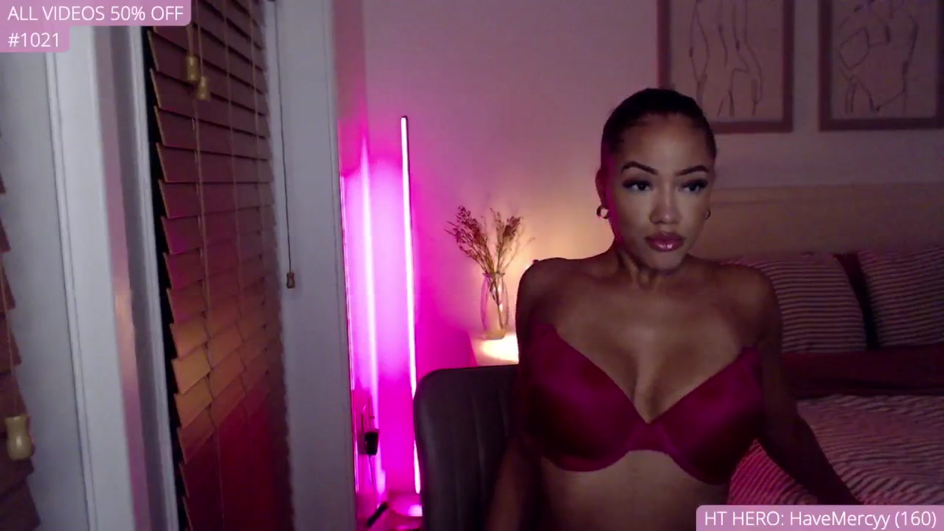 Gallery image thumbnail from AvaBanks's myfreecams stream on, 10/27/2025, 01:59 image 14 of 20